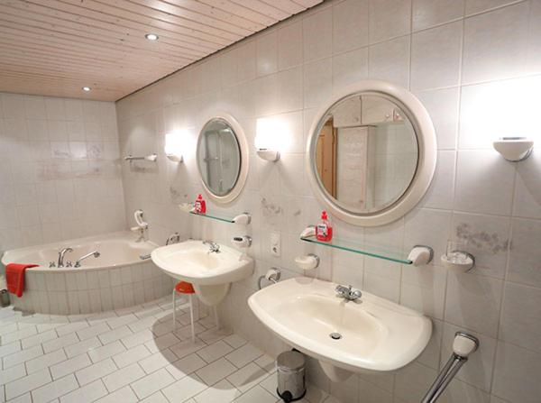 Three-Bedroom Apartment - Photo 15