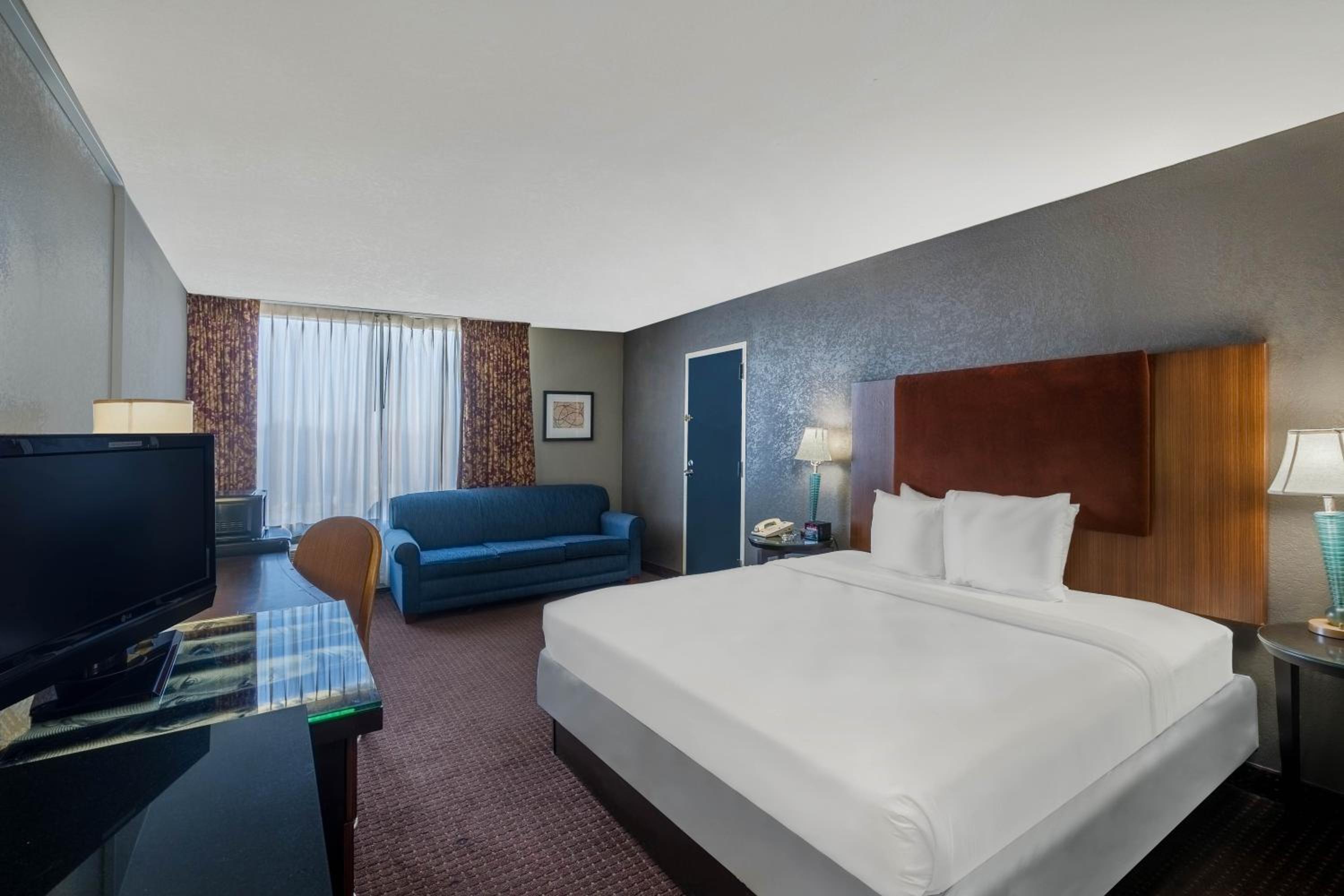 King Room - Non-Smoking photo 1