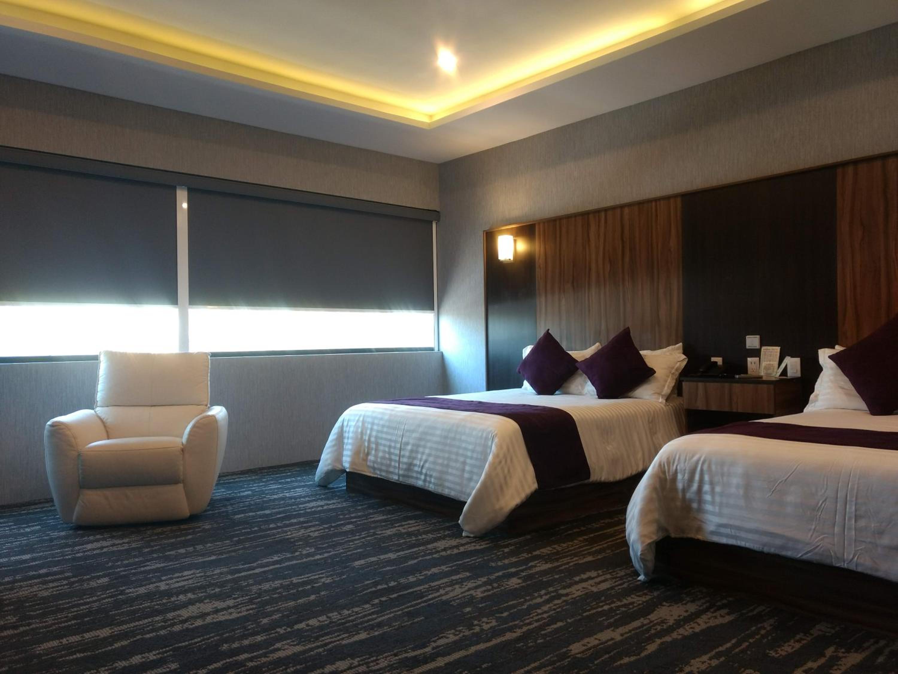 2 Double Beds, Master Suite, Non-Smoking - Photo 8