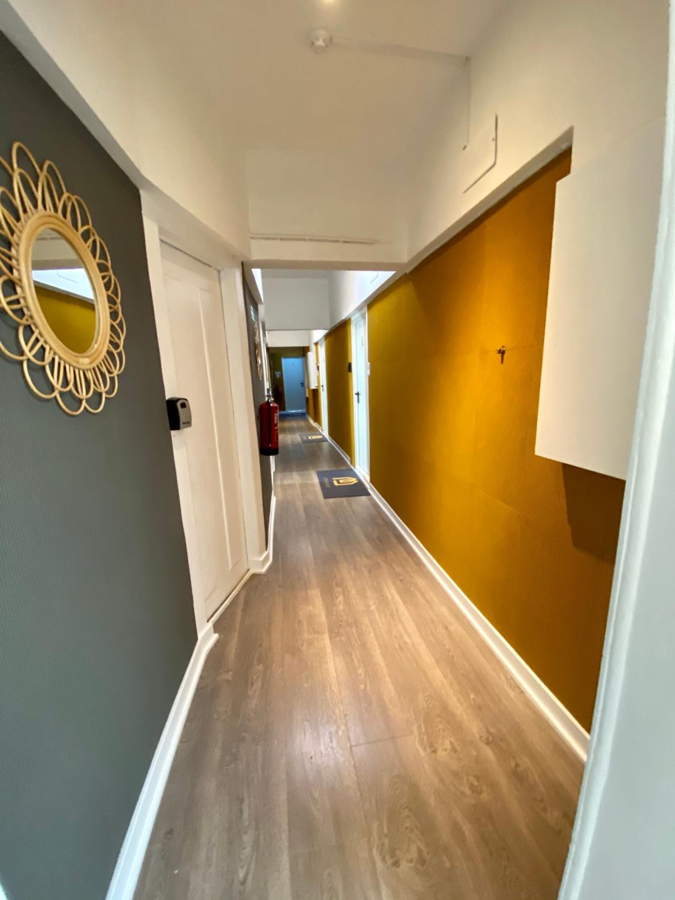 Deluxe Studio with Mezzanine - Photo 30