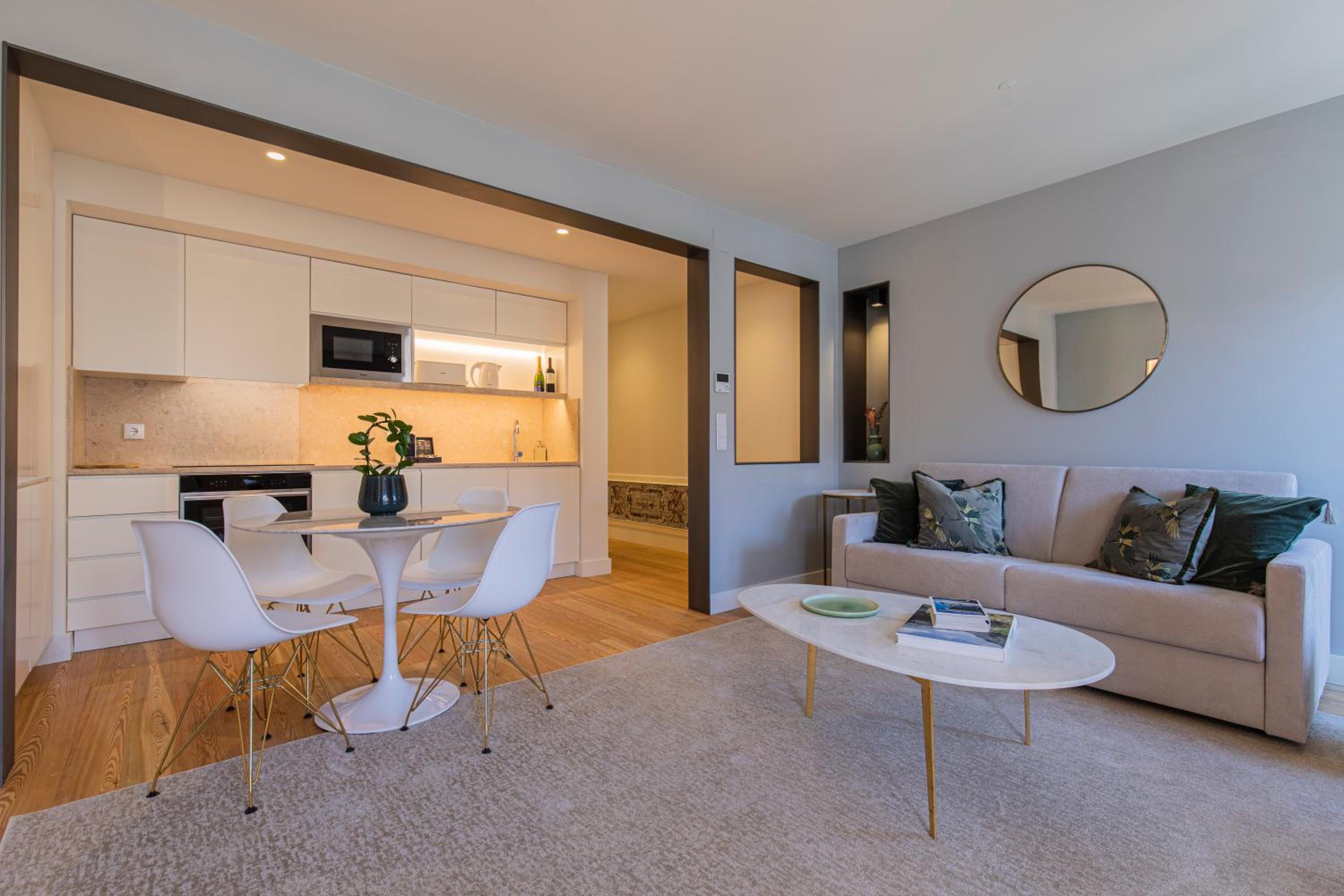 One-Bedroom Apartment with Balcony photo 1