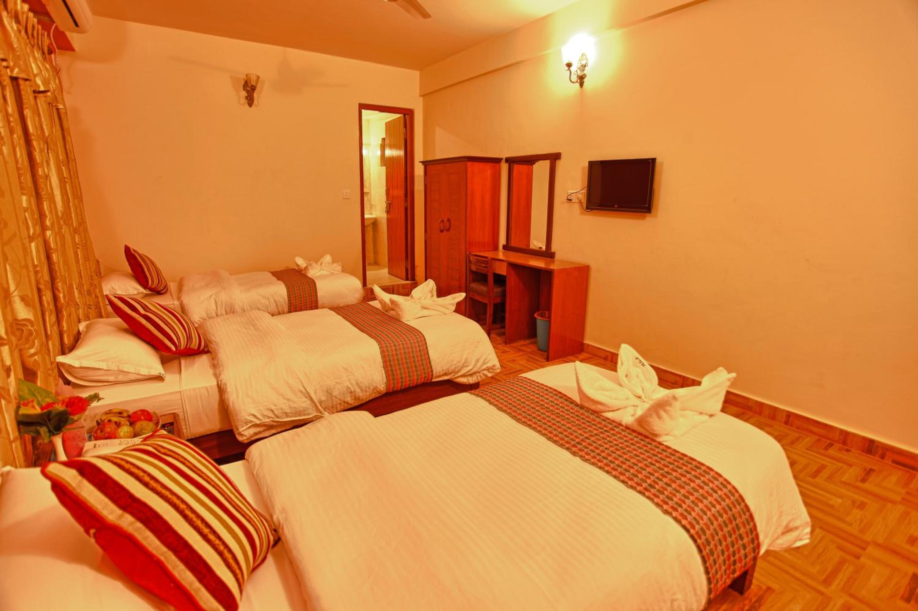 Deluxe Triple Room - Photo 3