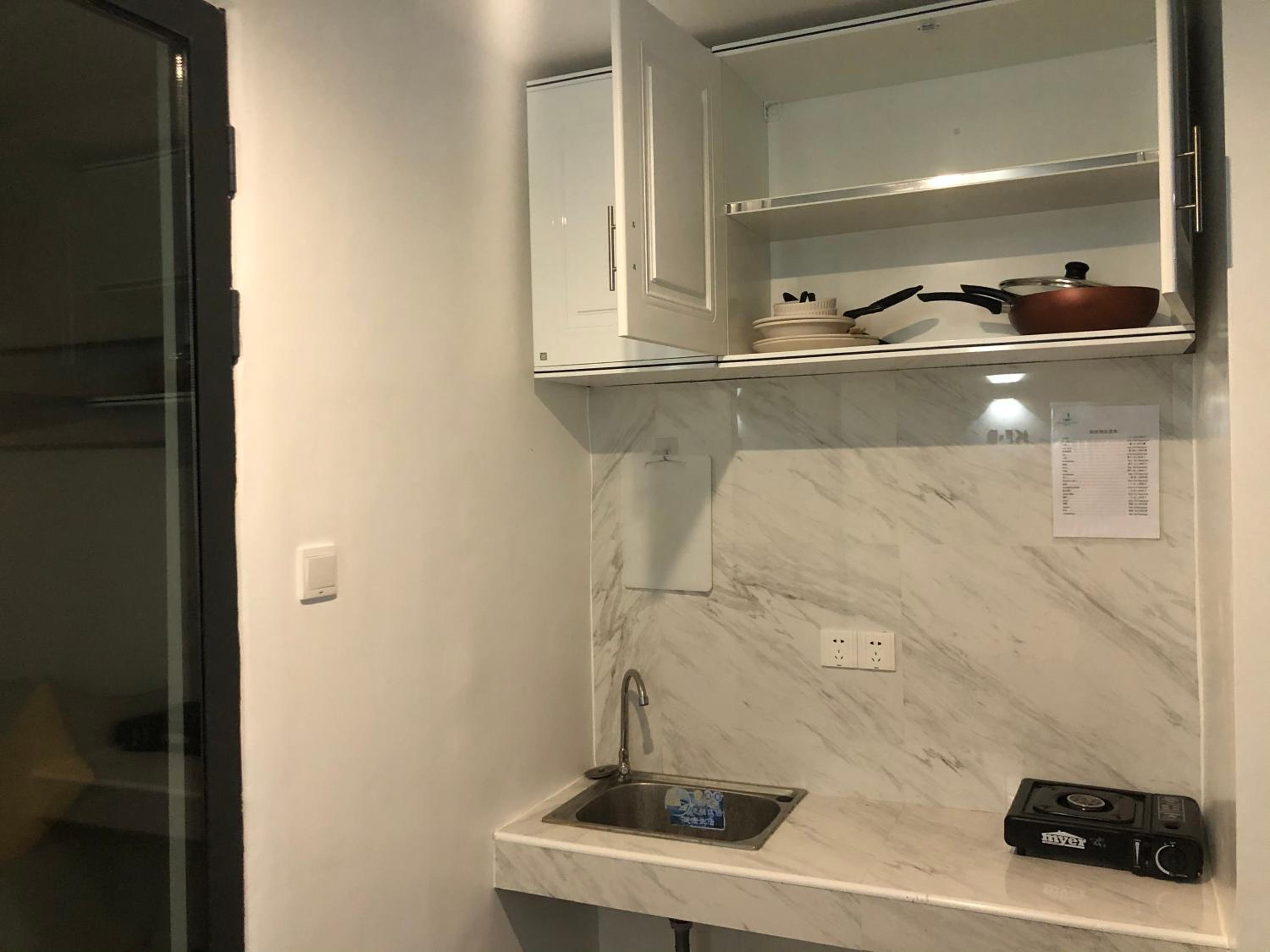 One-Bedroom Apartment - Photo 31