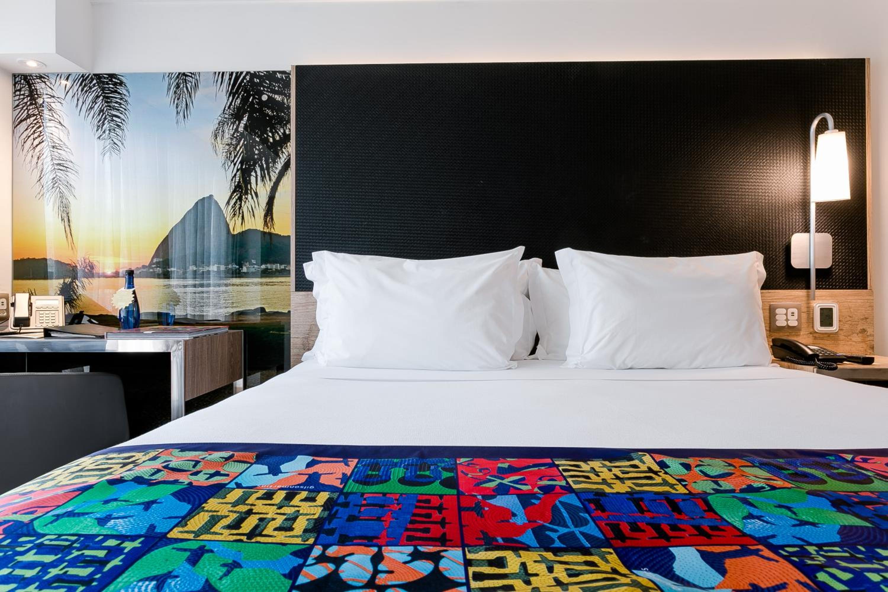 Deluxe Double Room thumbnail 5