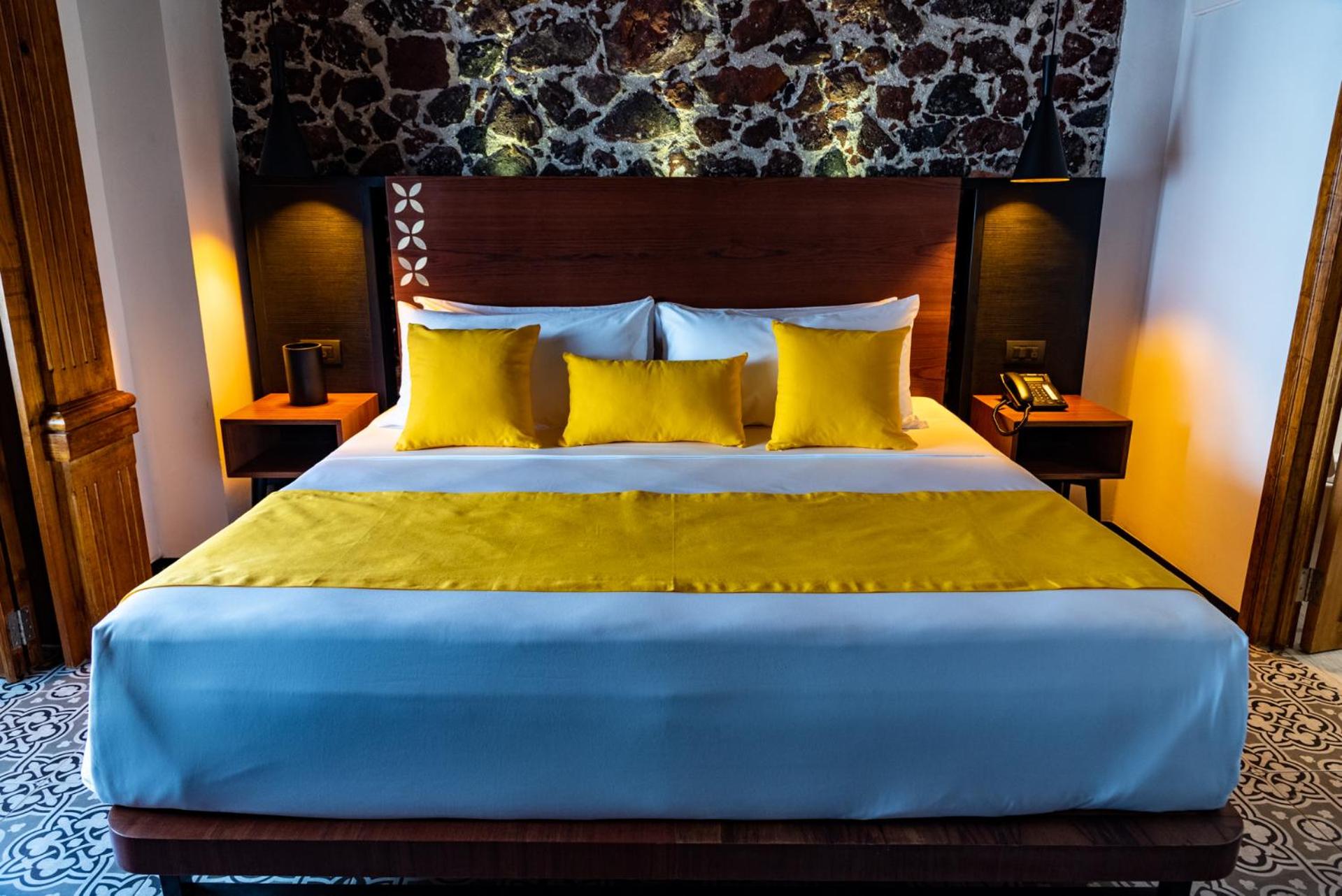 Superior Suite - Photo 14