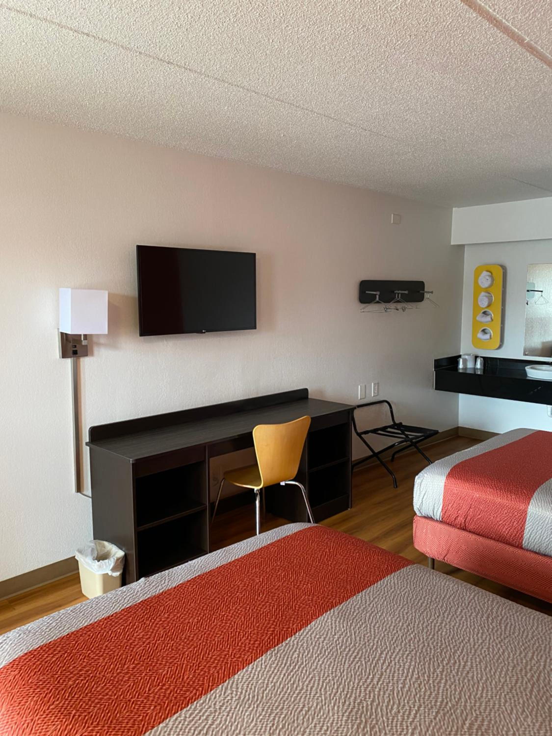 Quadruple Room - Photo 9