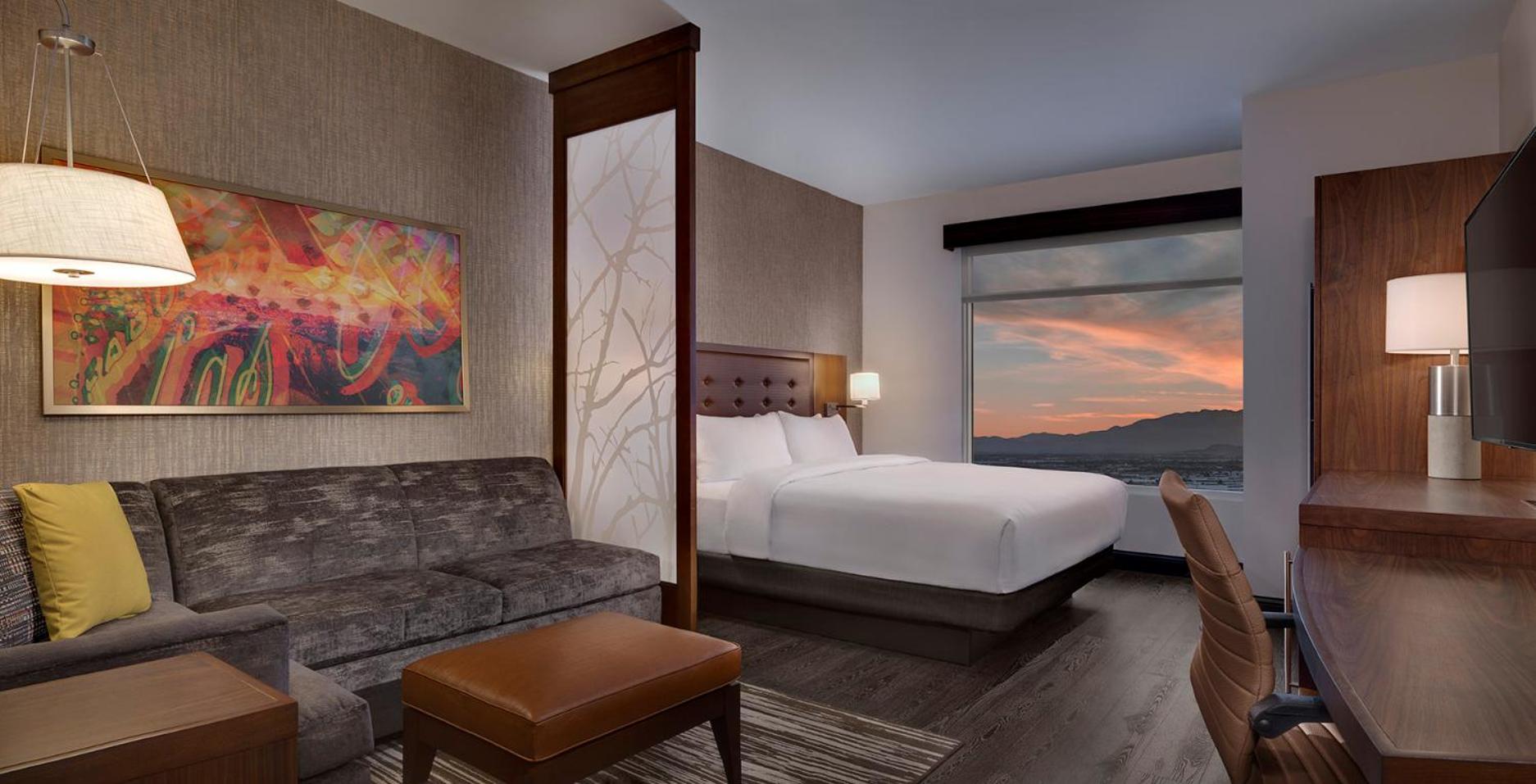 King Room with Sofa Bed - High Floor - Photo 1