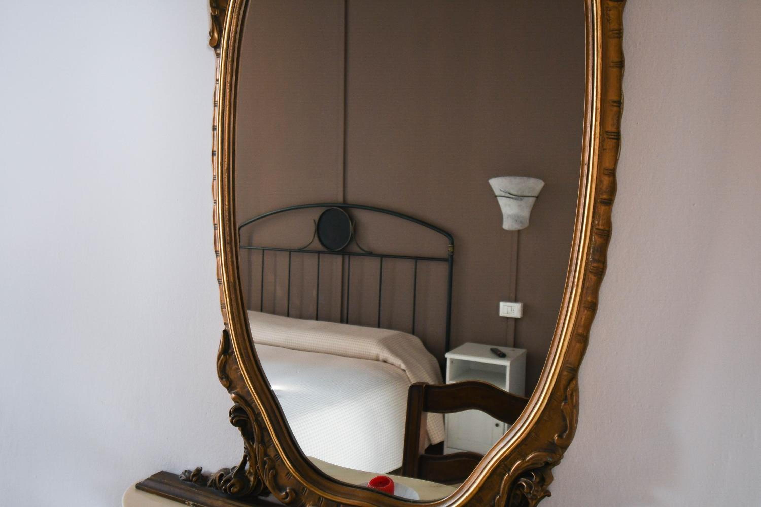 Double or Twin Room with Shared Bathroom photo 1