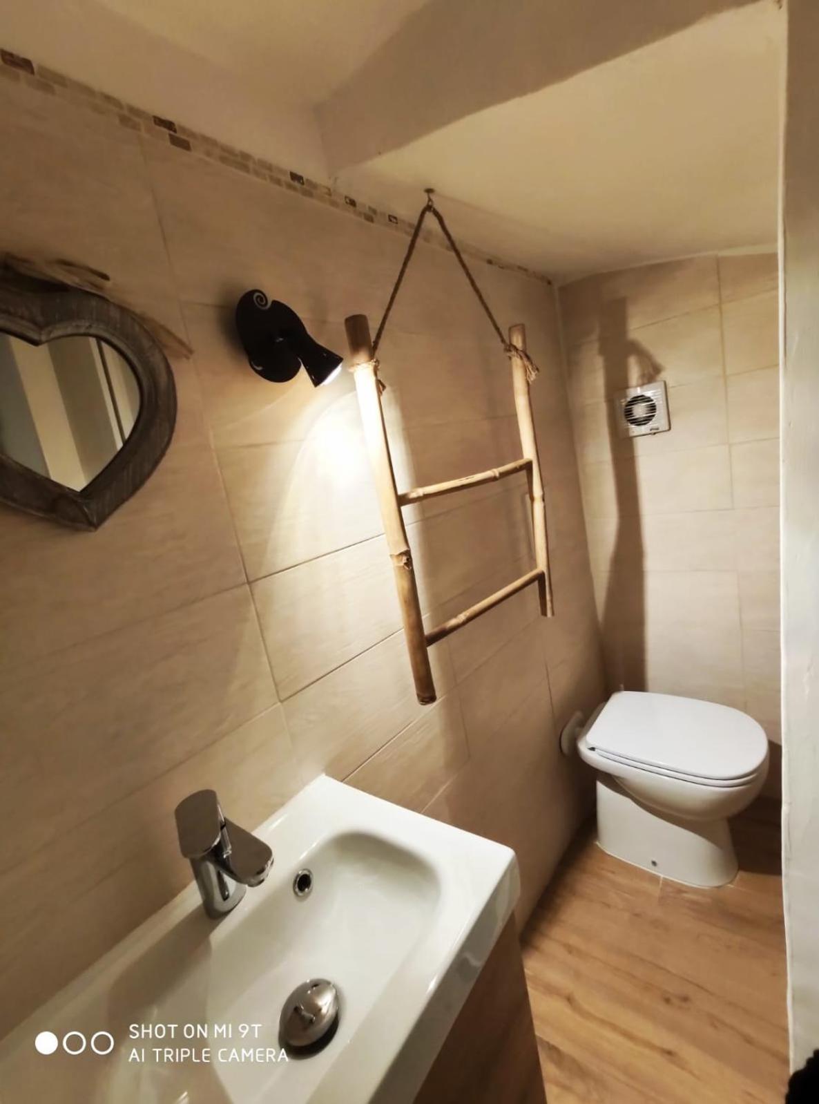 One-Bedroom Apartment - Photo 10