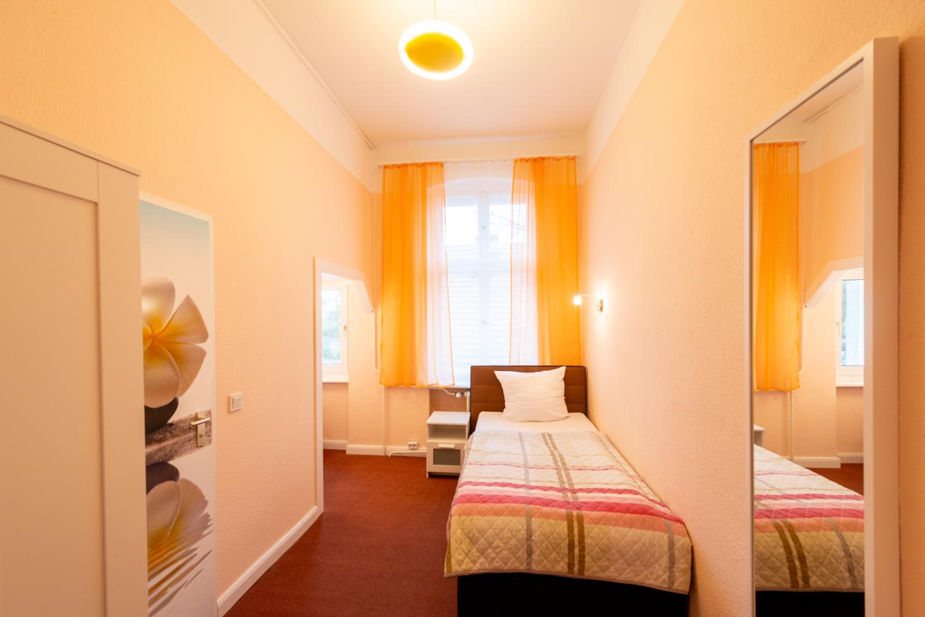 Single Room photo 2