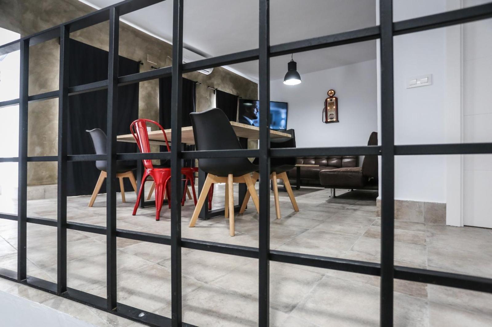 One-Bedroom Apartment - Photo 11