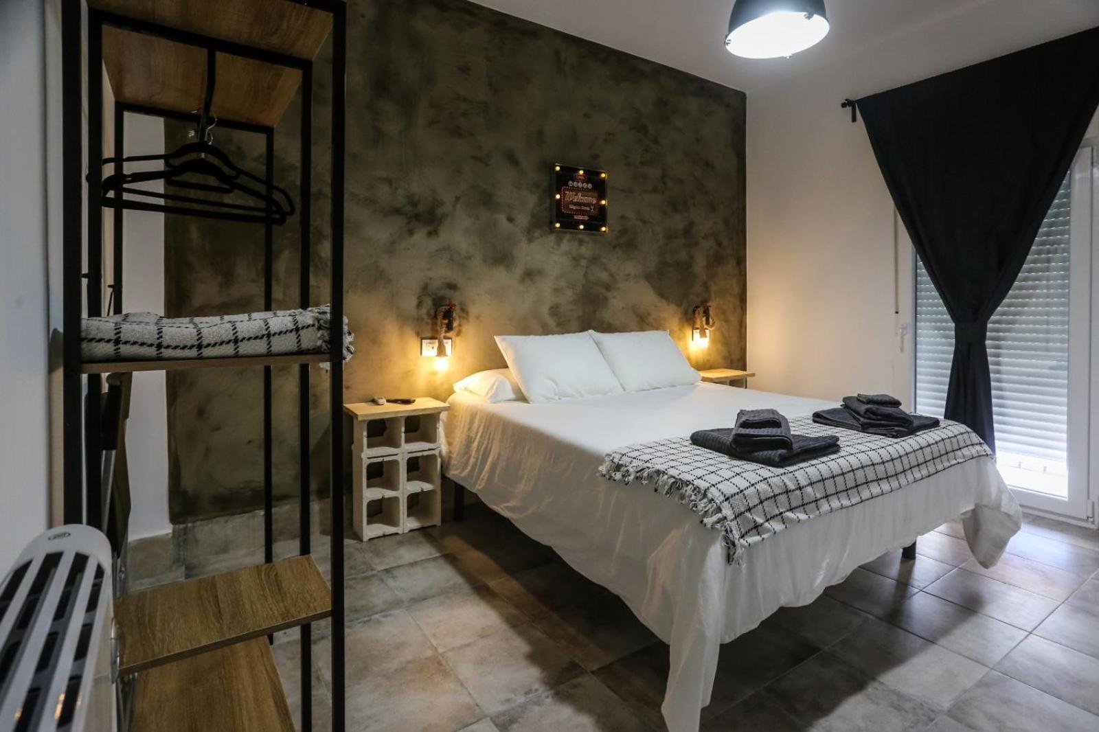 One-Bedroom Apartment - Photo 17