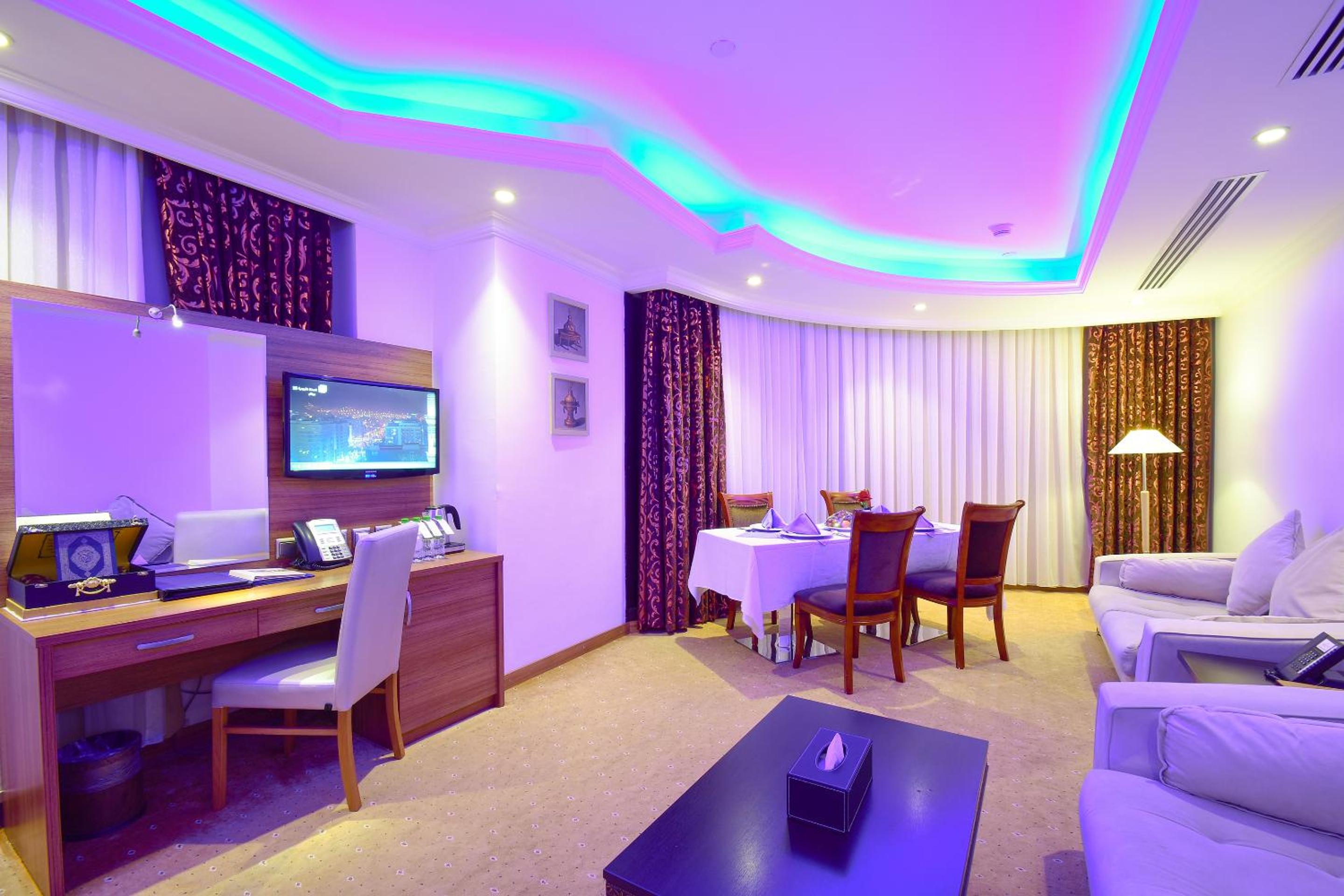 Royal Suite photo 2