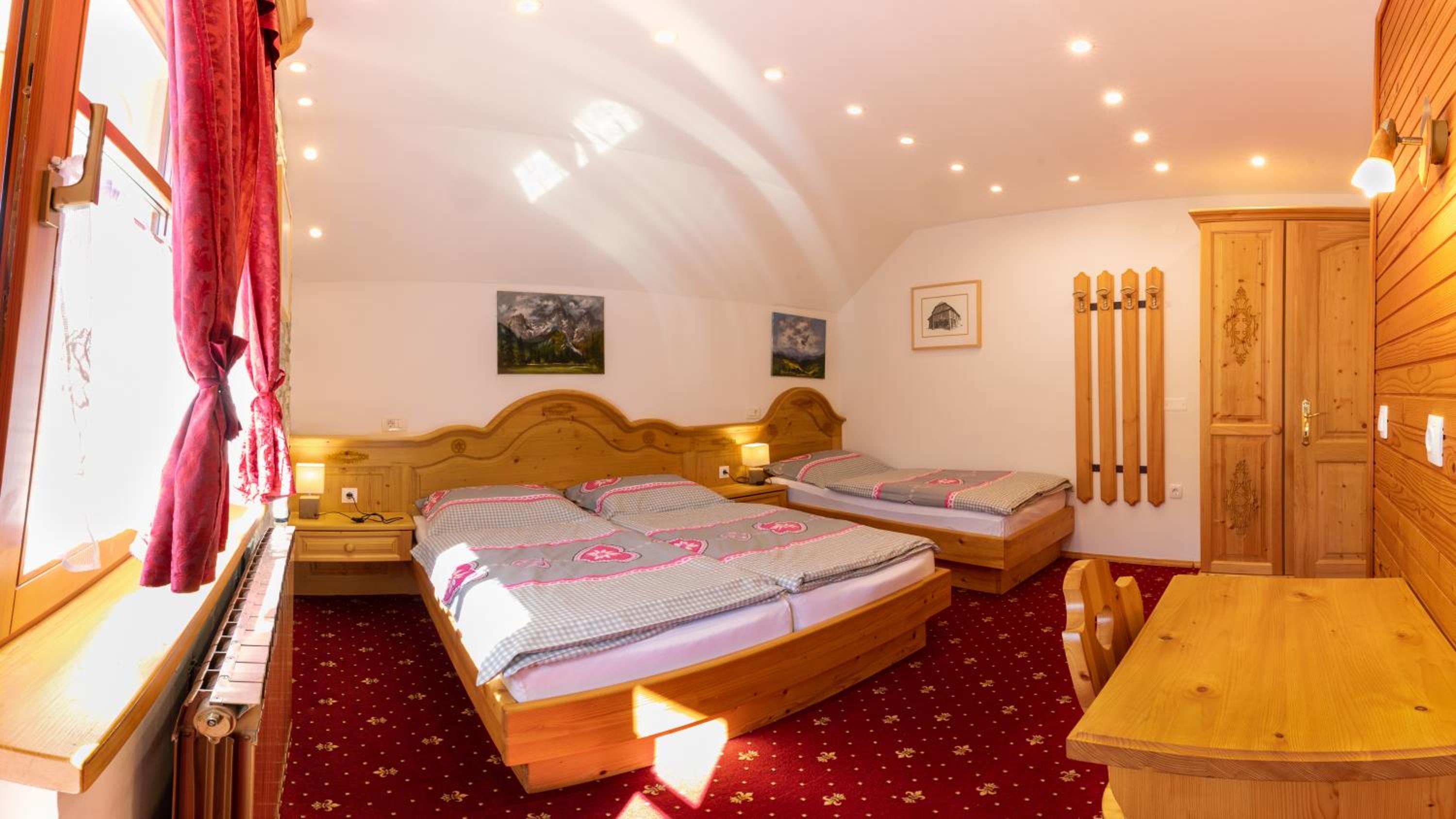 Comfort One-Bedroom Apartment with Balcony and Superior Mountain View