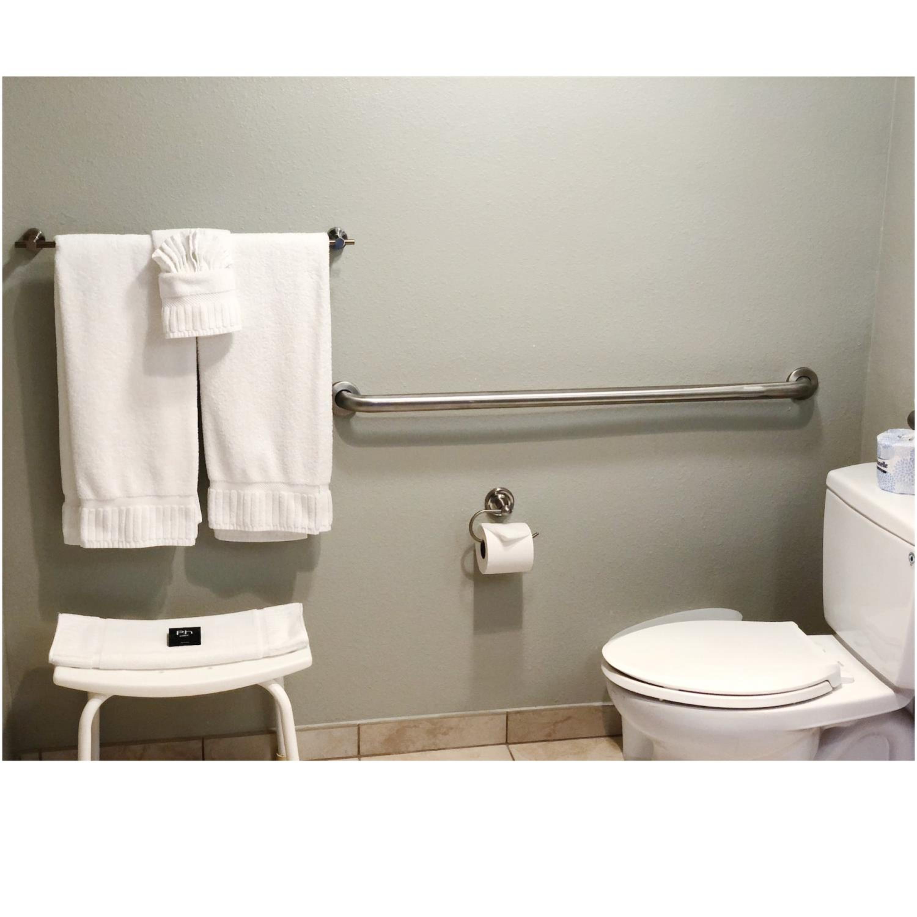 Queen Room - Disability Access photo 3