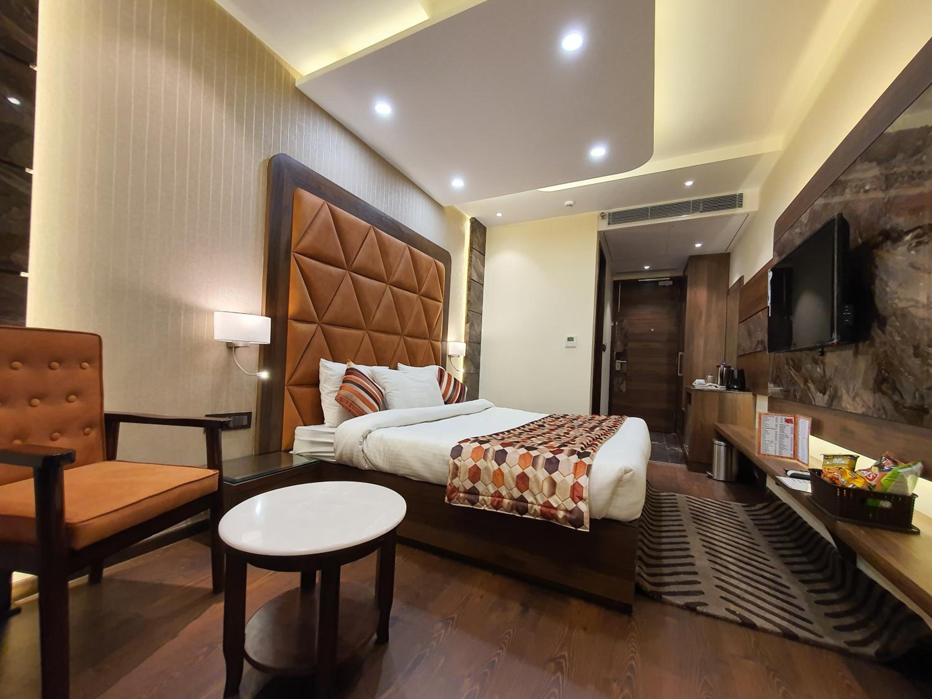 Deluxe Room - Photo 3