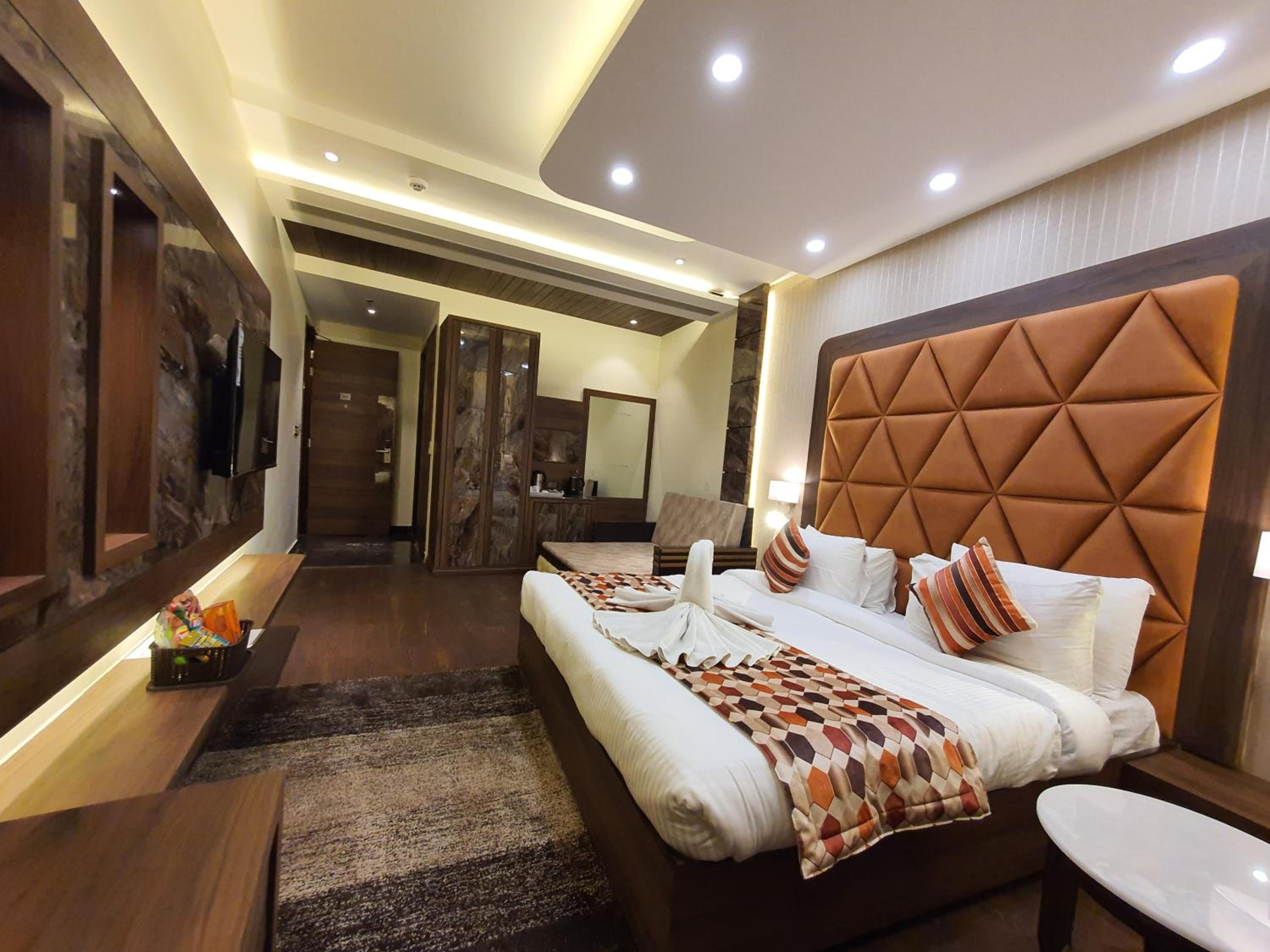 Suite - Photo 7