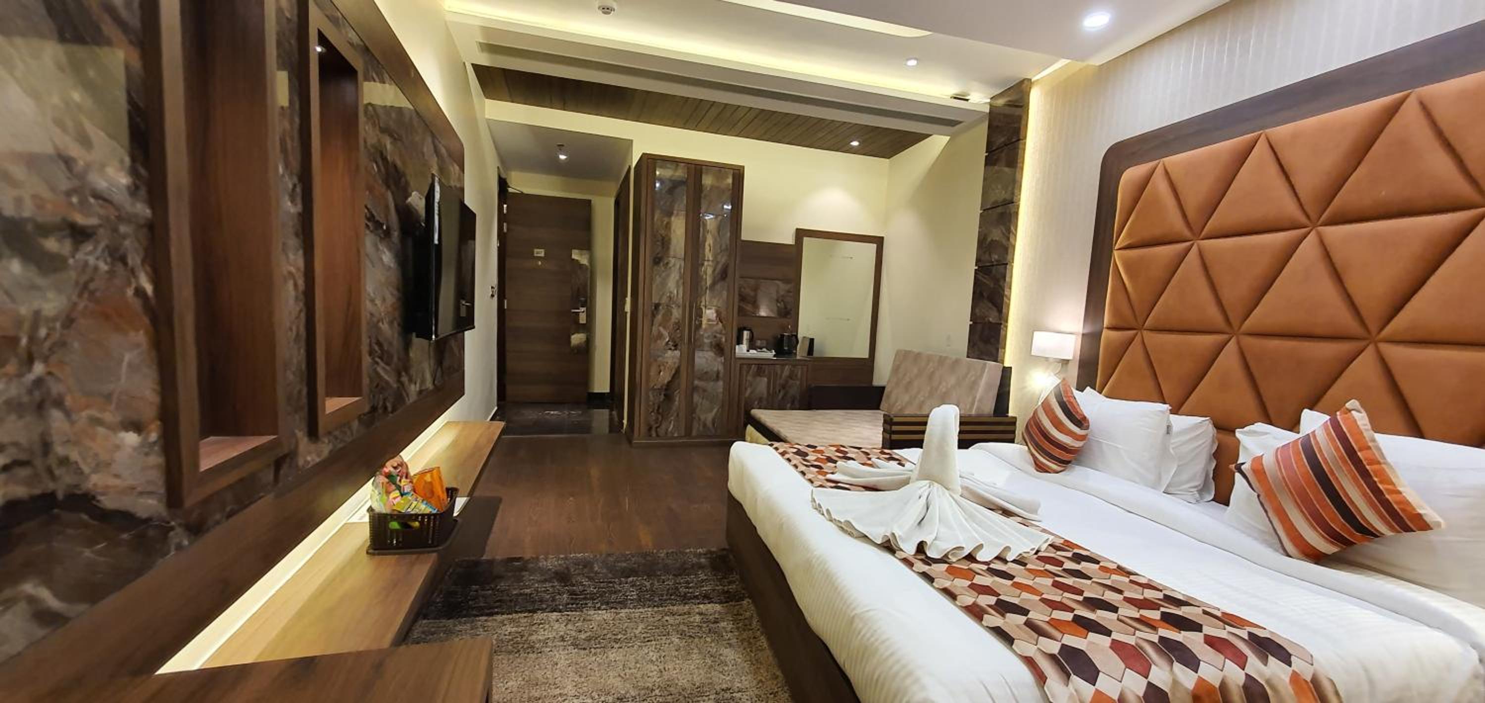 Suite - Photo 6
