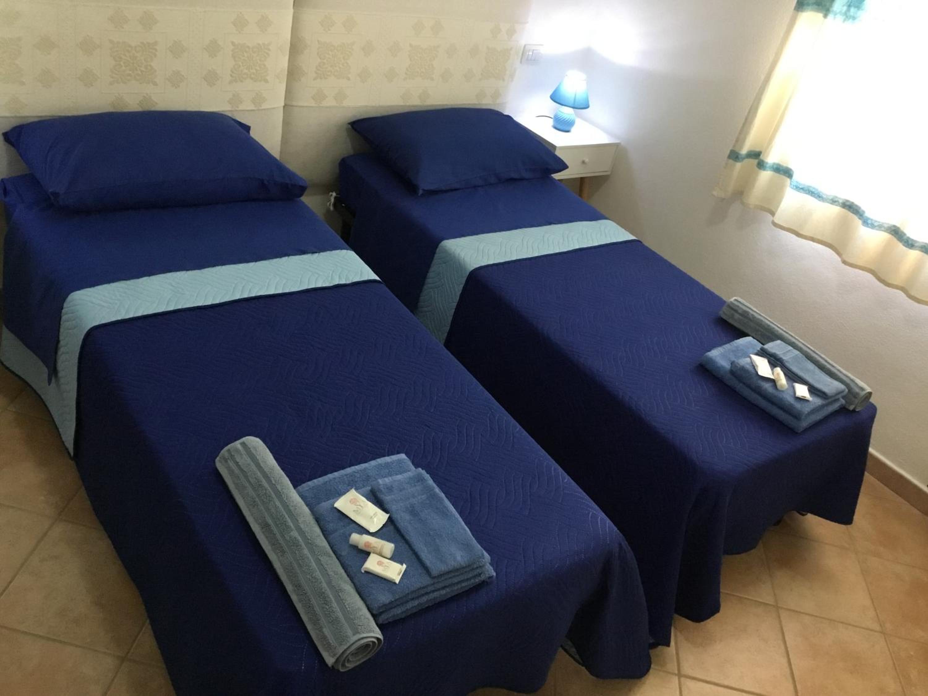 Double or Twin Room with Shared Bathroom photo 2