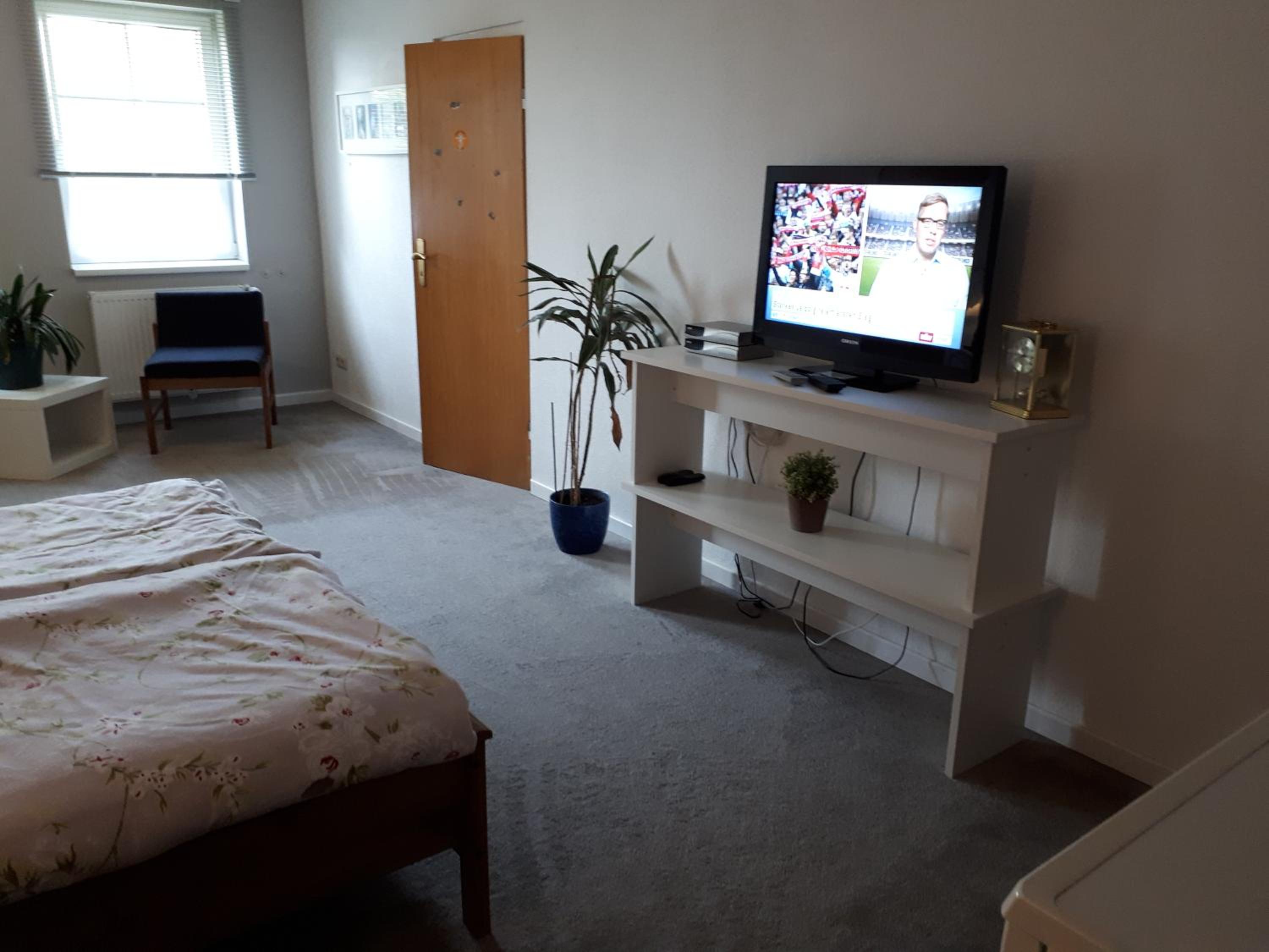 Two-Bedroom Suite - Photo 6