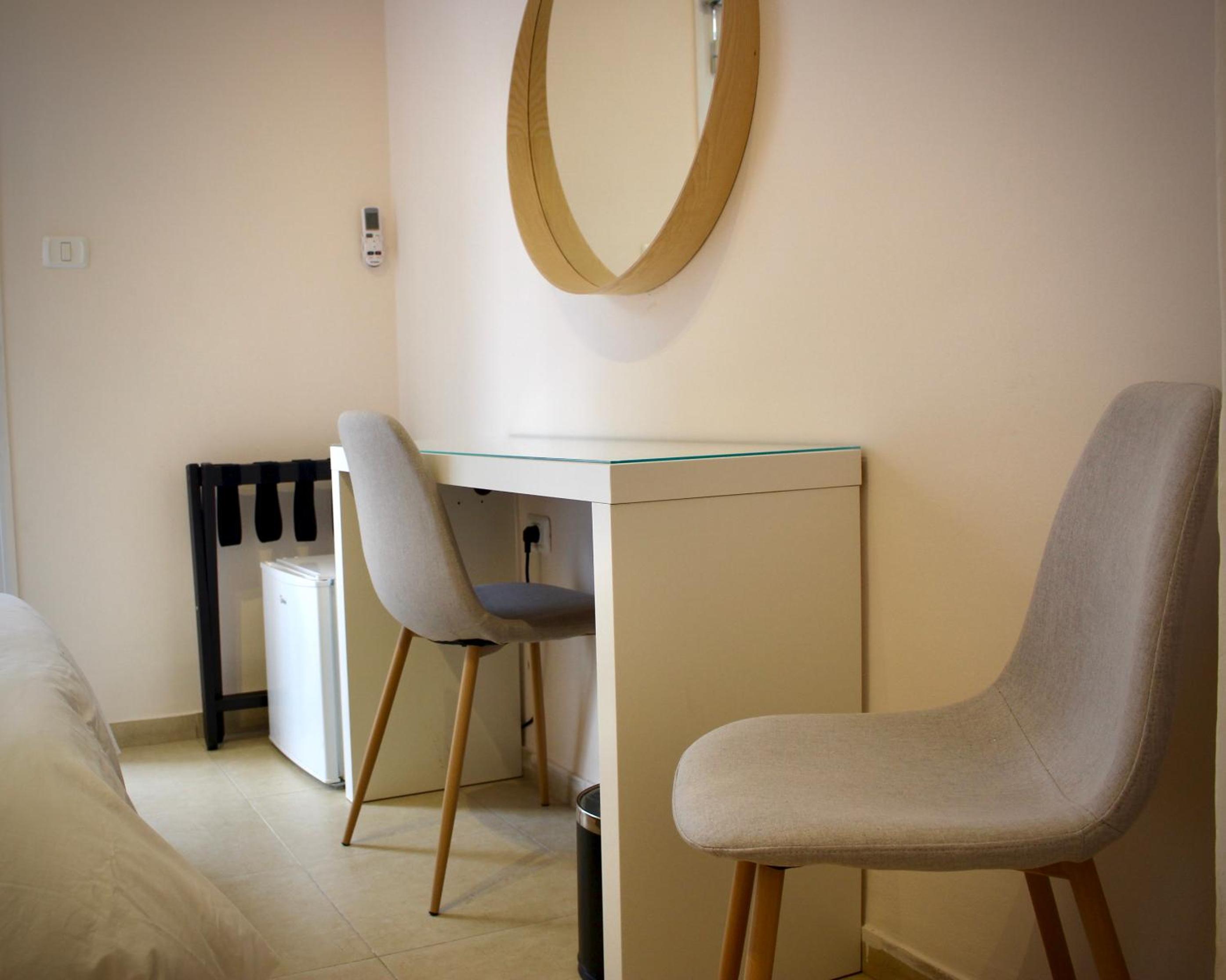Double Room with Private External Bathroom photo 2