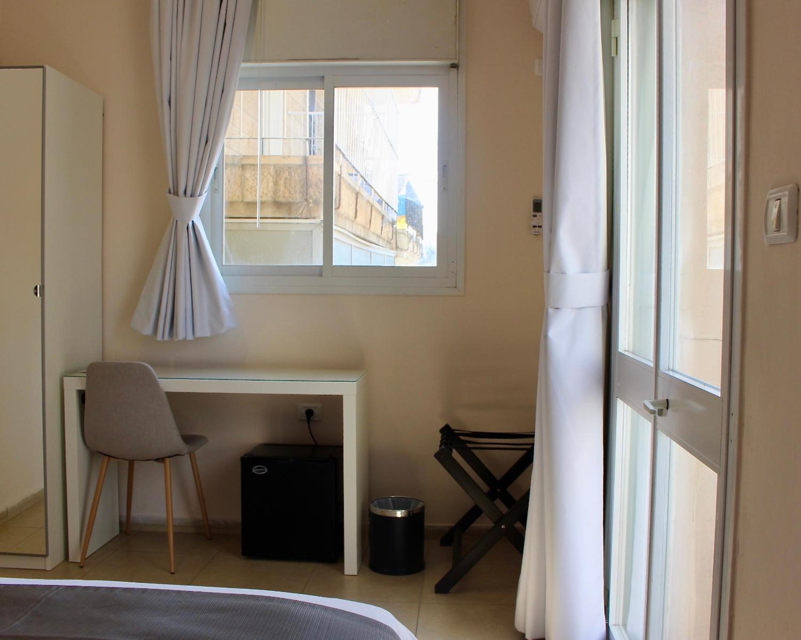 Double Room - Photo 2