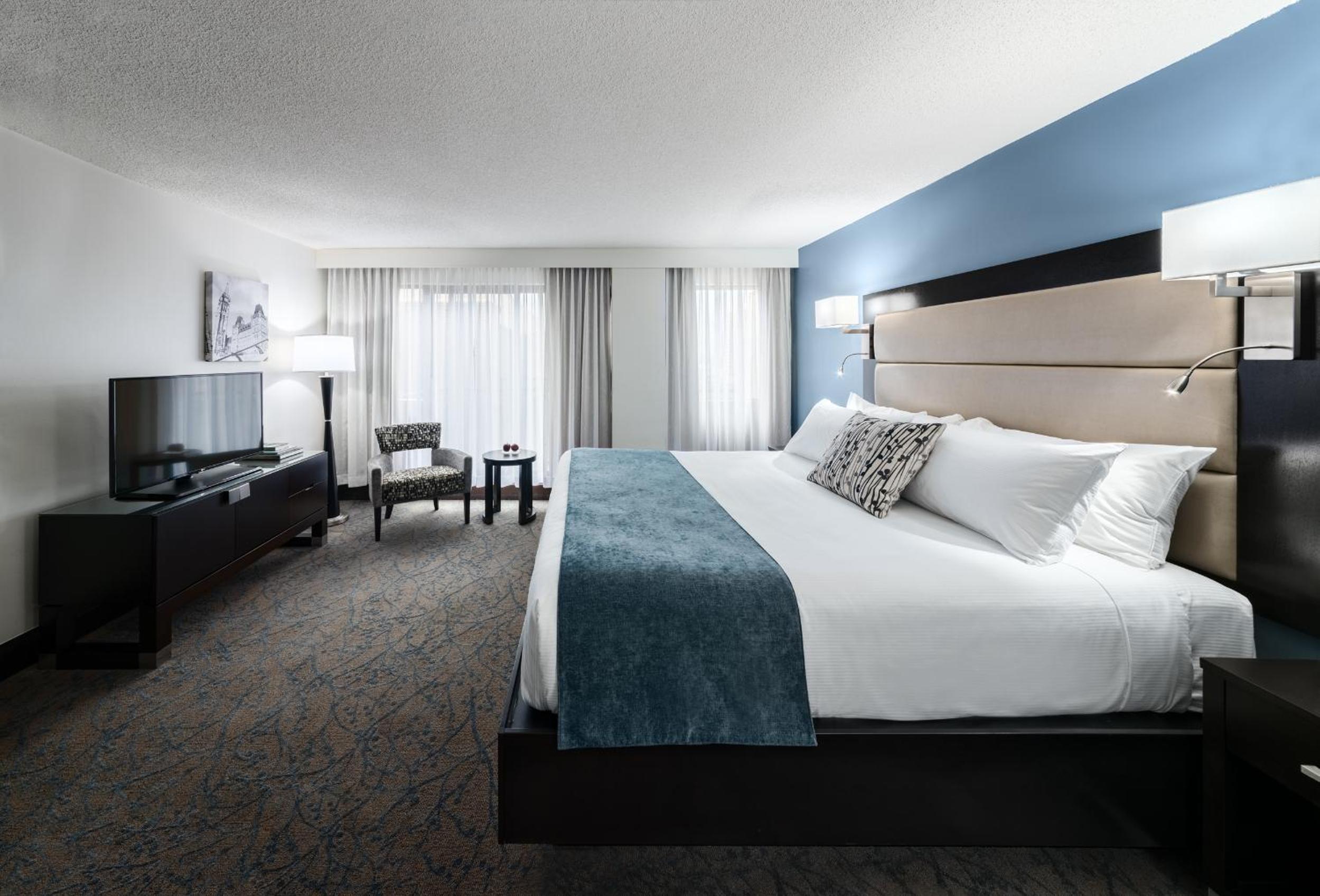 Deluxe King Room - Photo 1