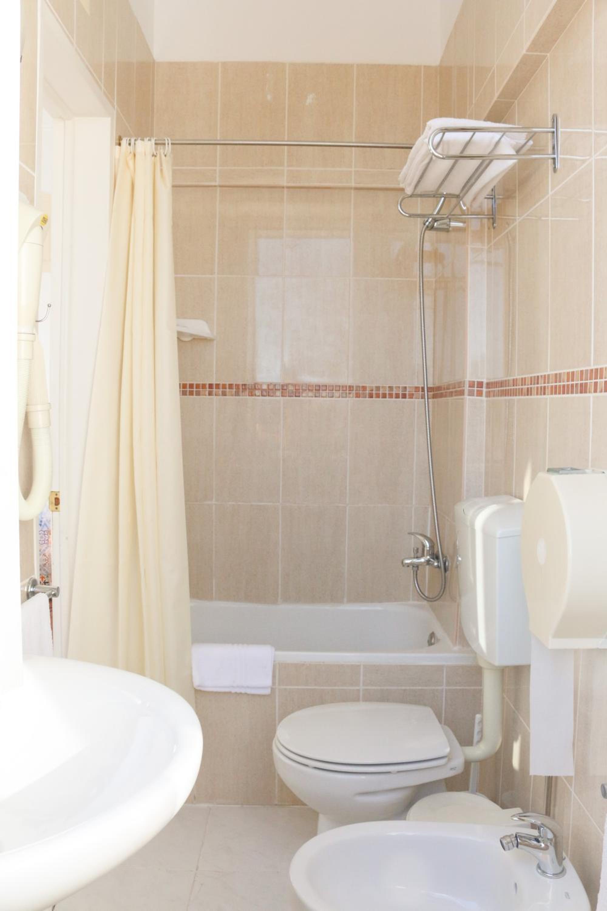 Double Room with Balcony photo 3