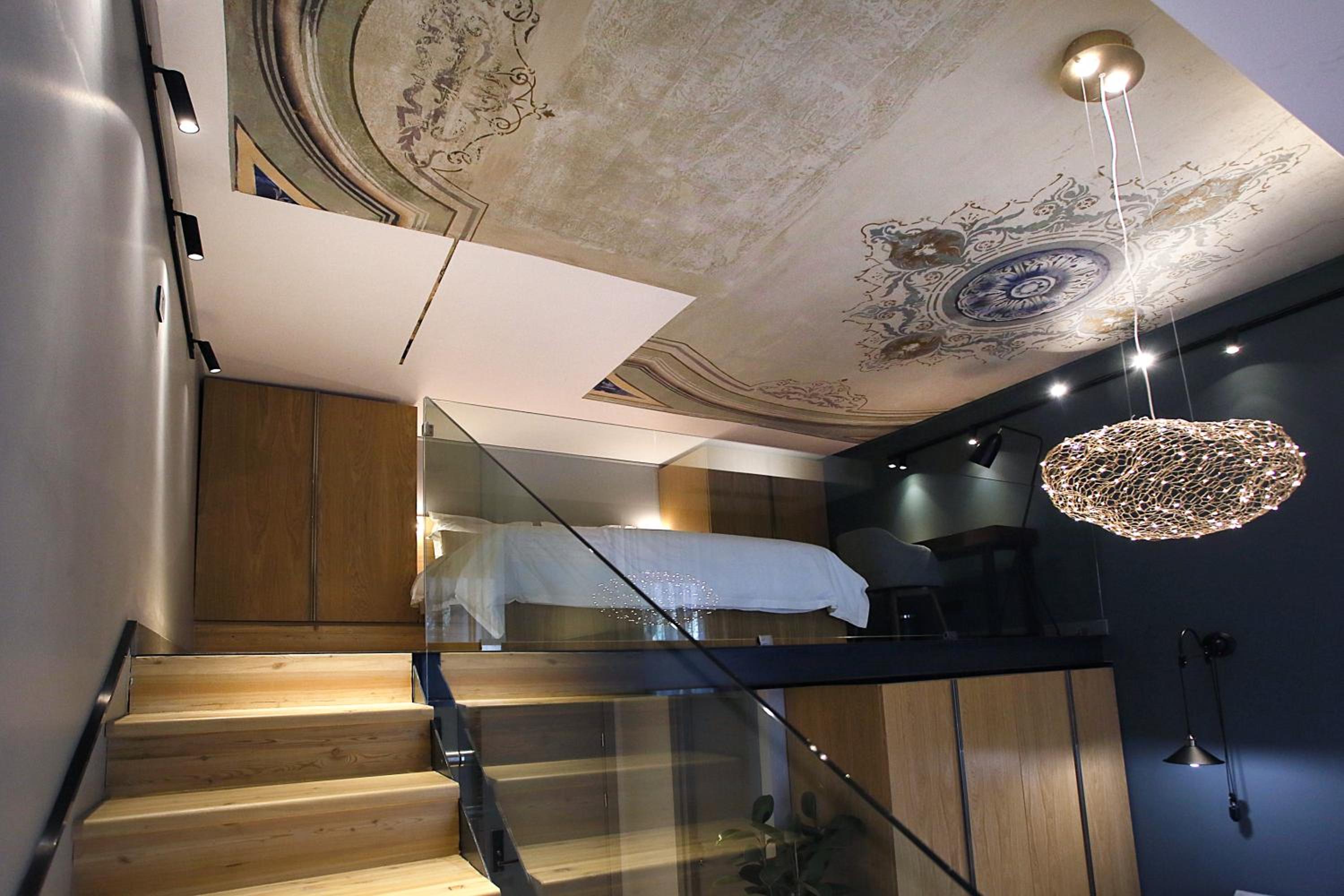 Studio - Split Level - Photo 32