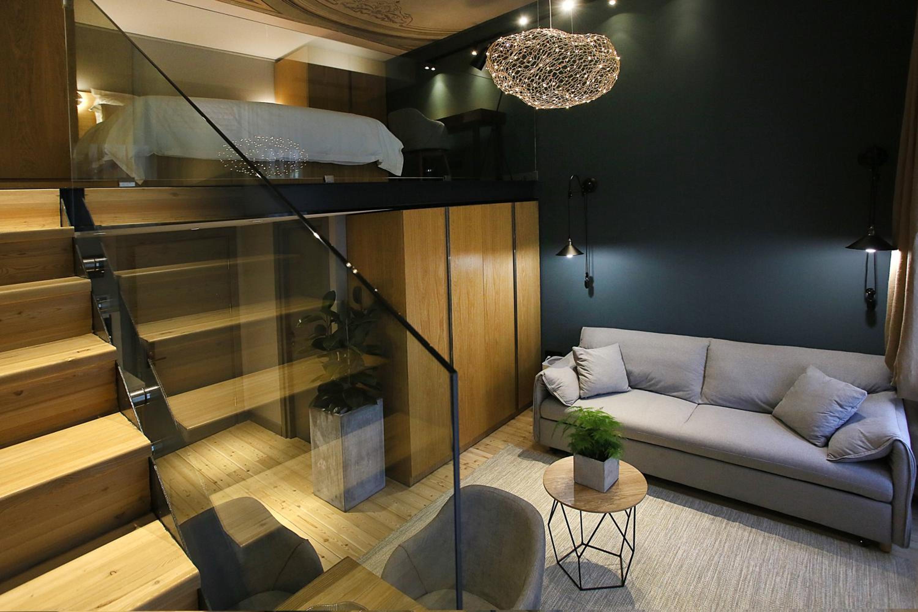 Studio - Split Level - Photo 16