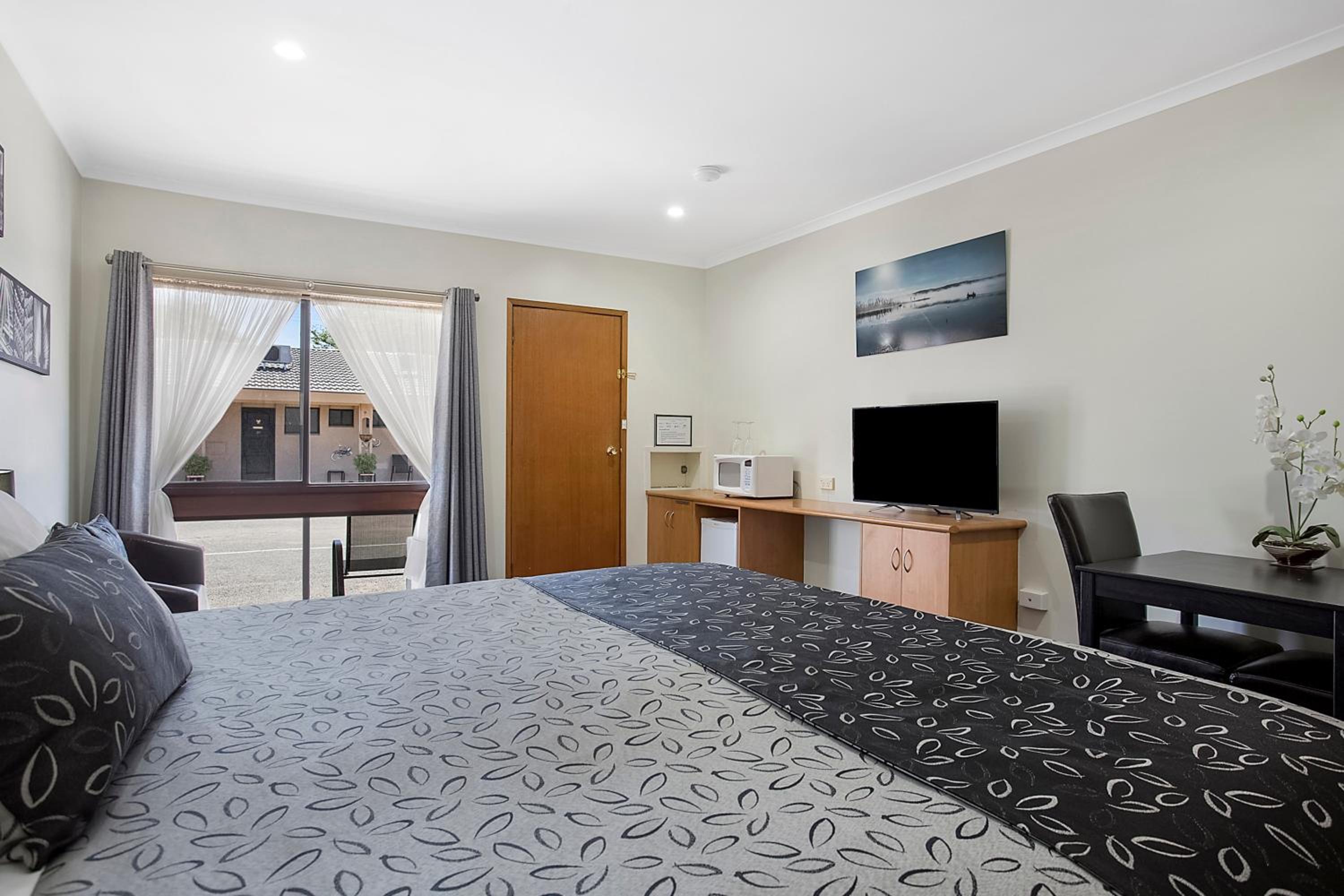 King Room with Spa Bath photo 2