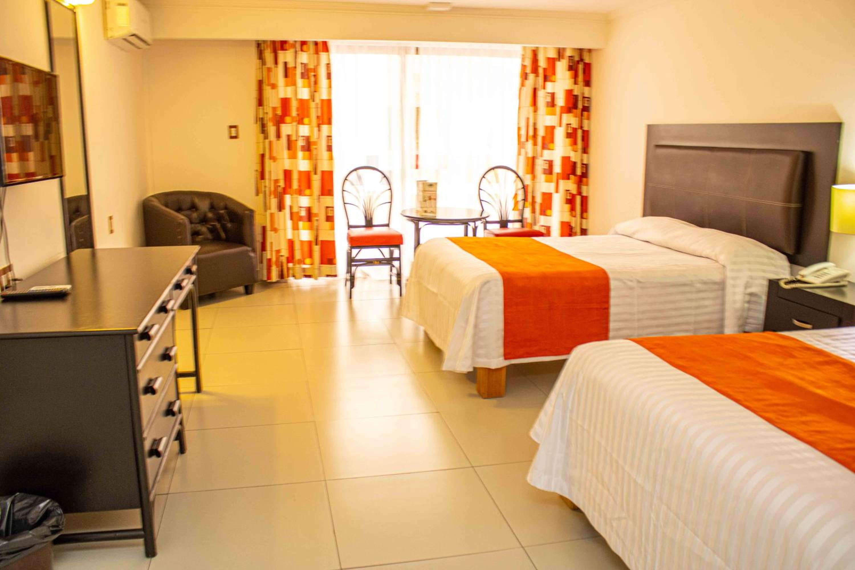 Twin Room - Photo 1