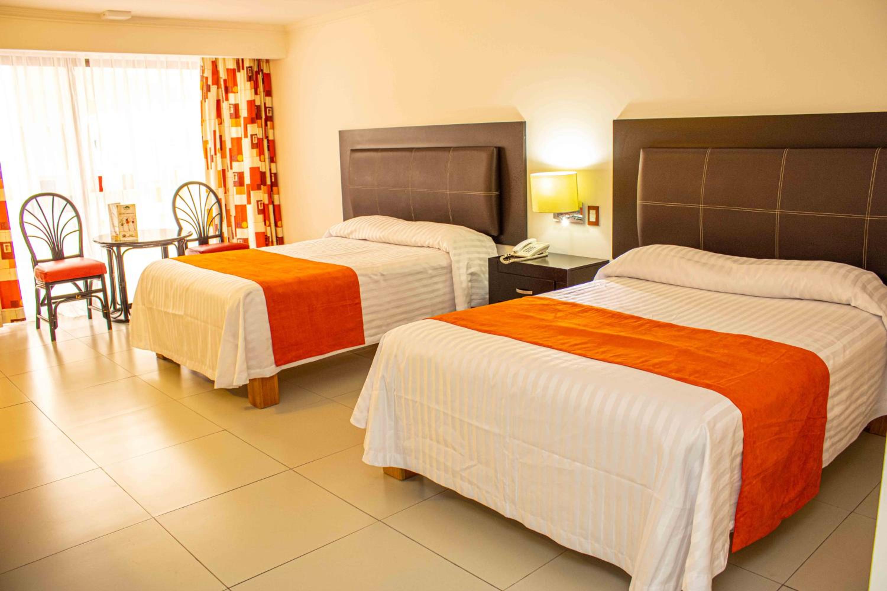 Twin Room - Photo 7