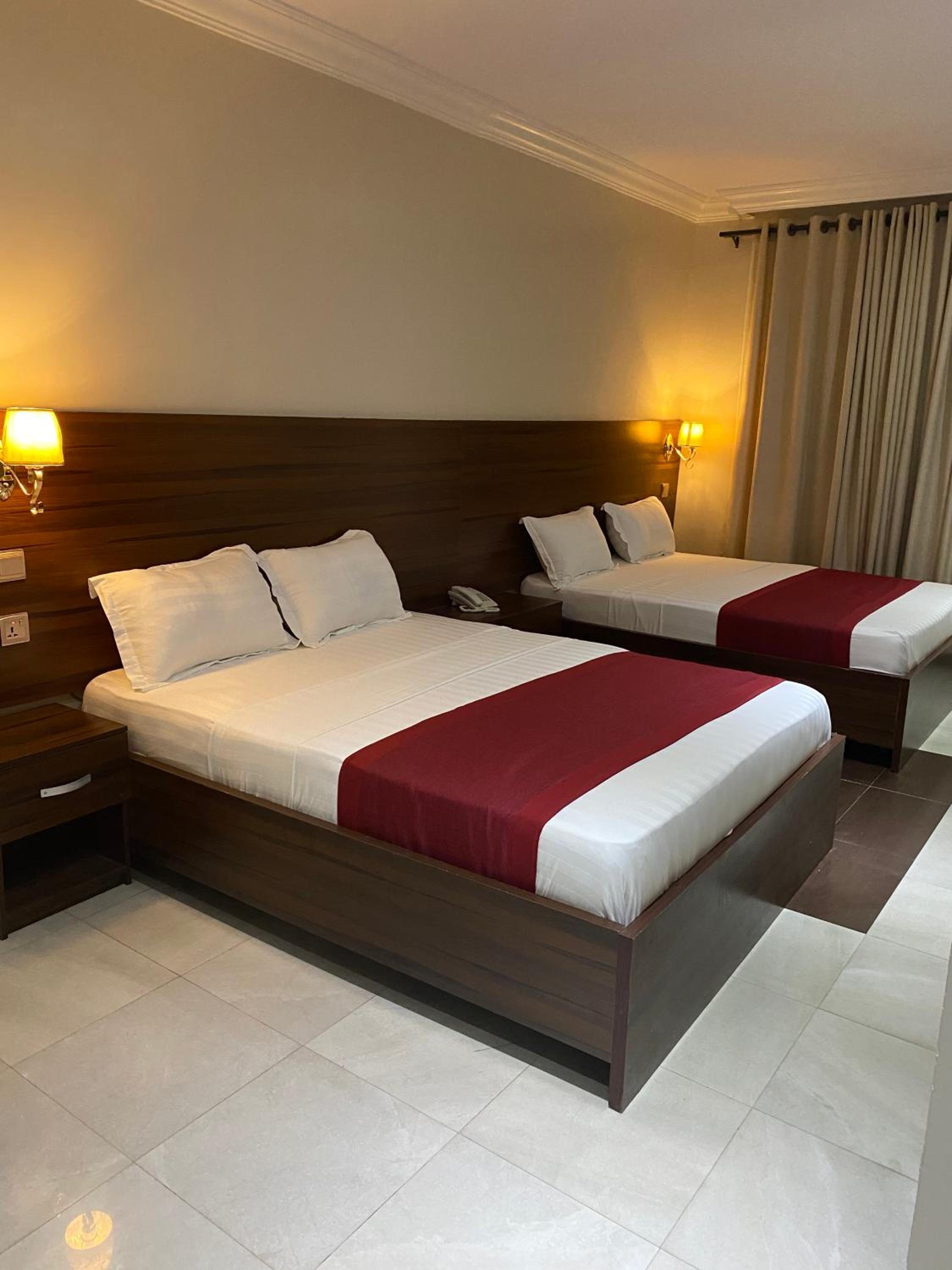 Deluxe Twin Room - Photo 6