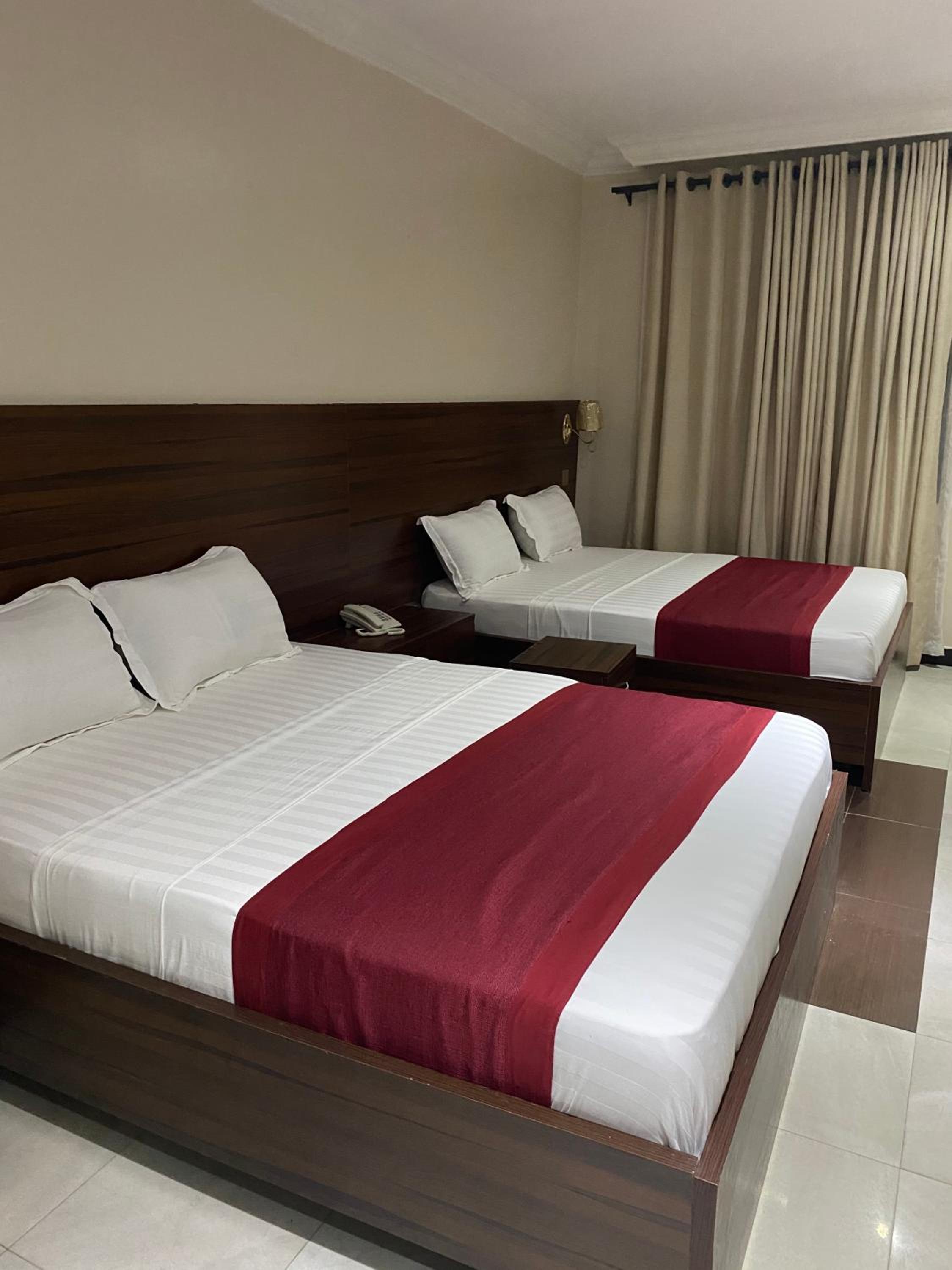 Deluxe Twin Room - Photo 7