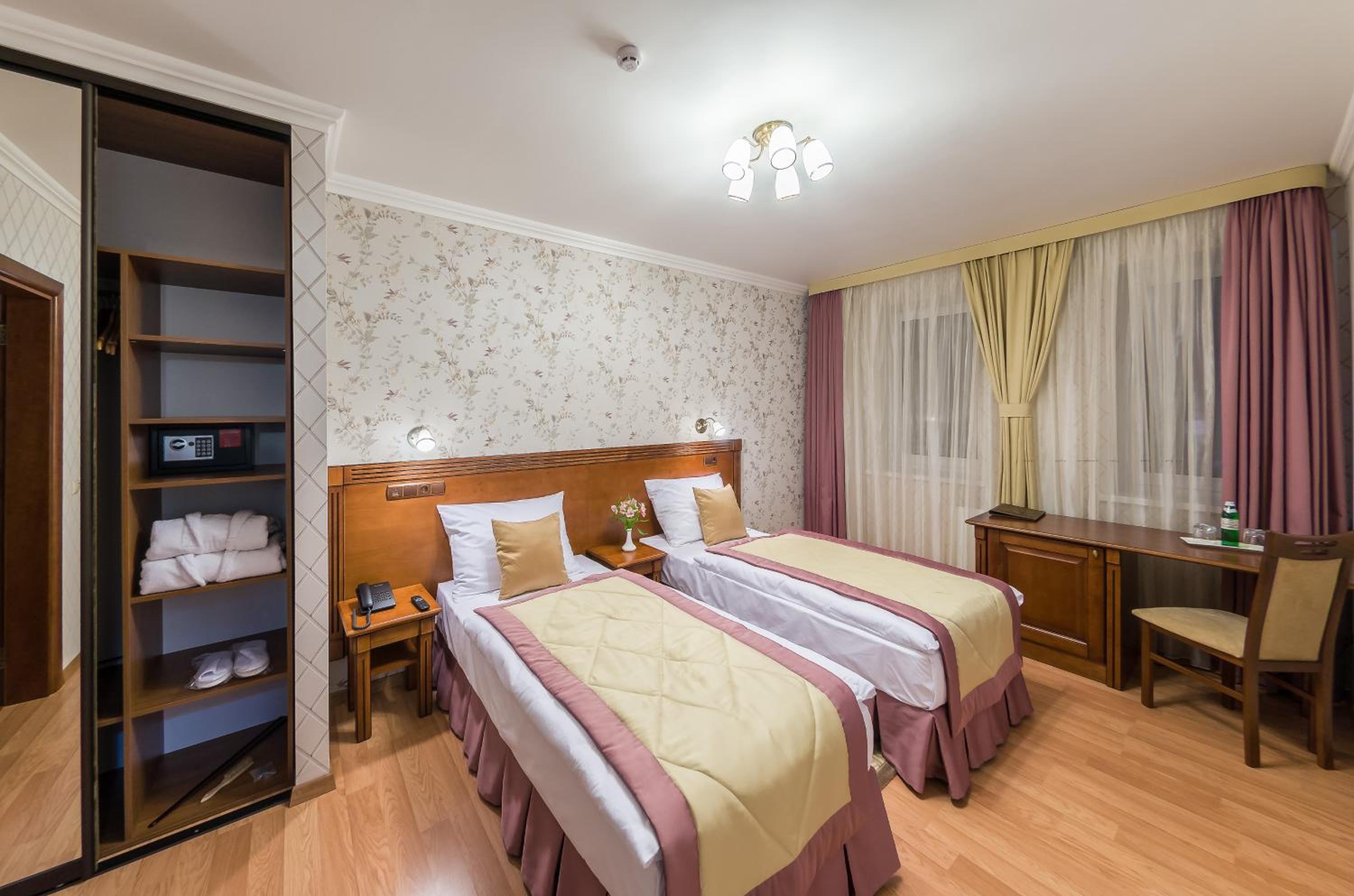 Economy Double or Twin Room photo 3