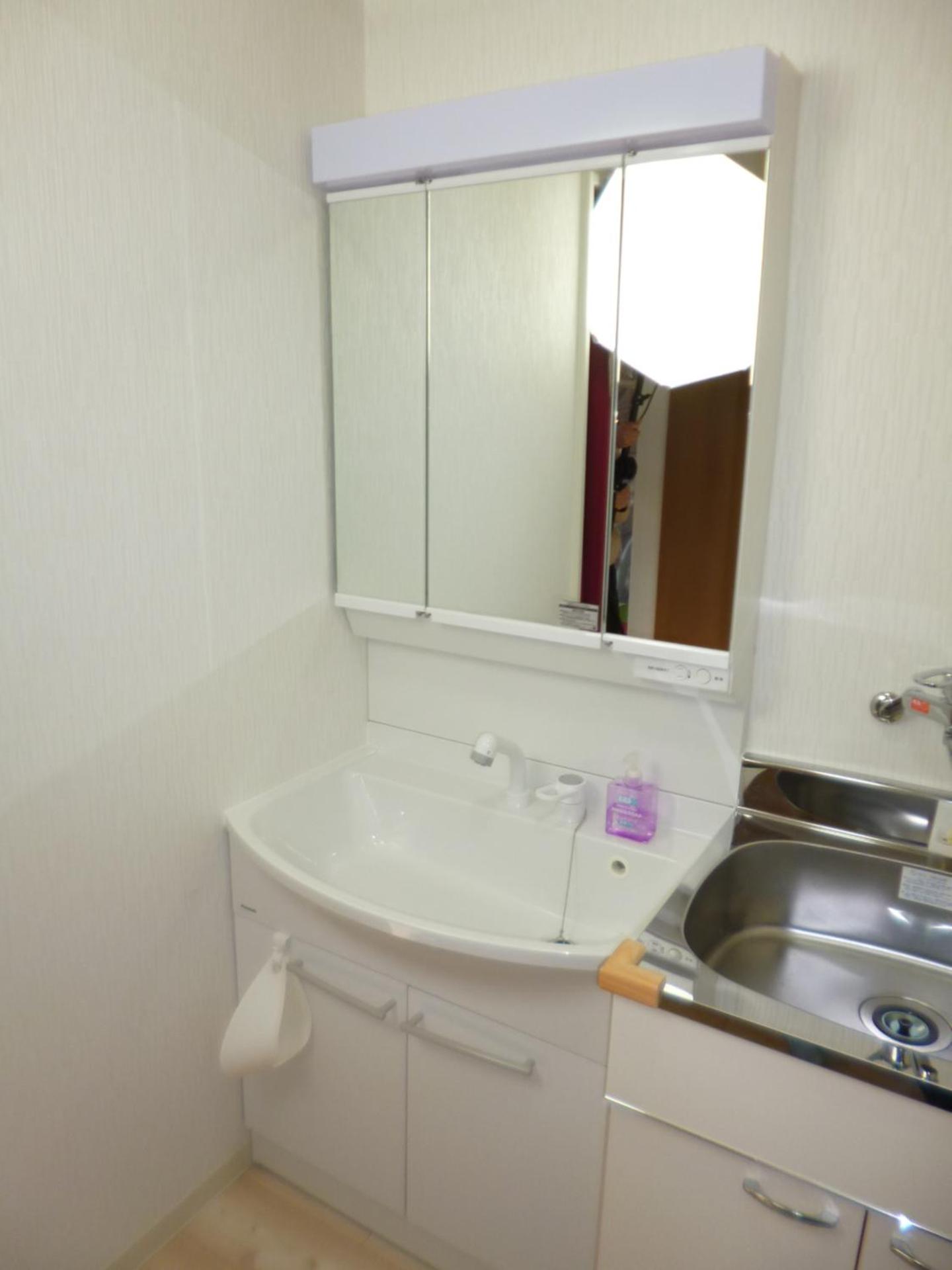 One-Bedroom Apartment - Photo 12