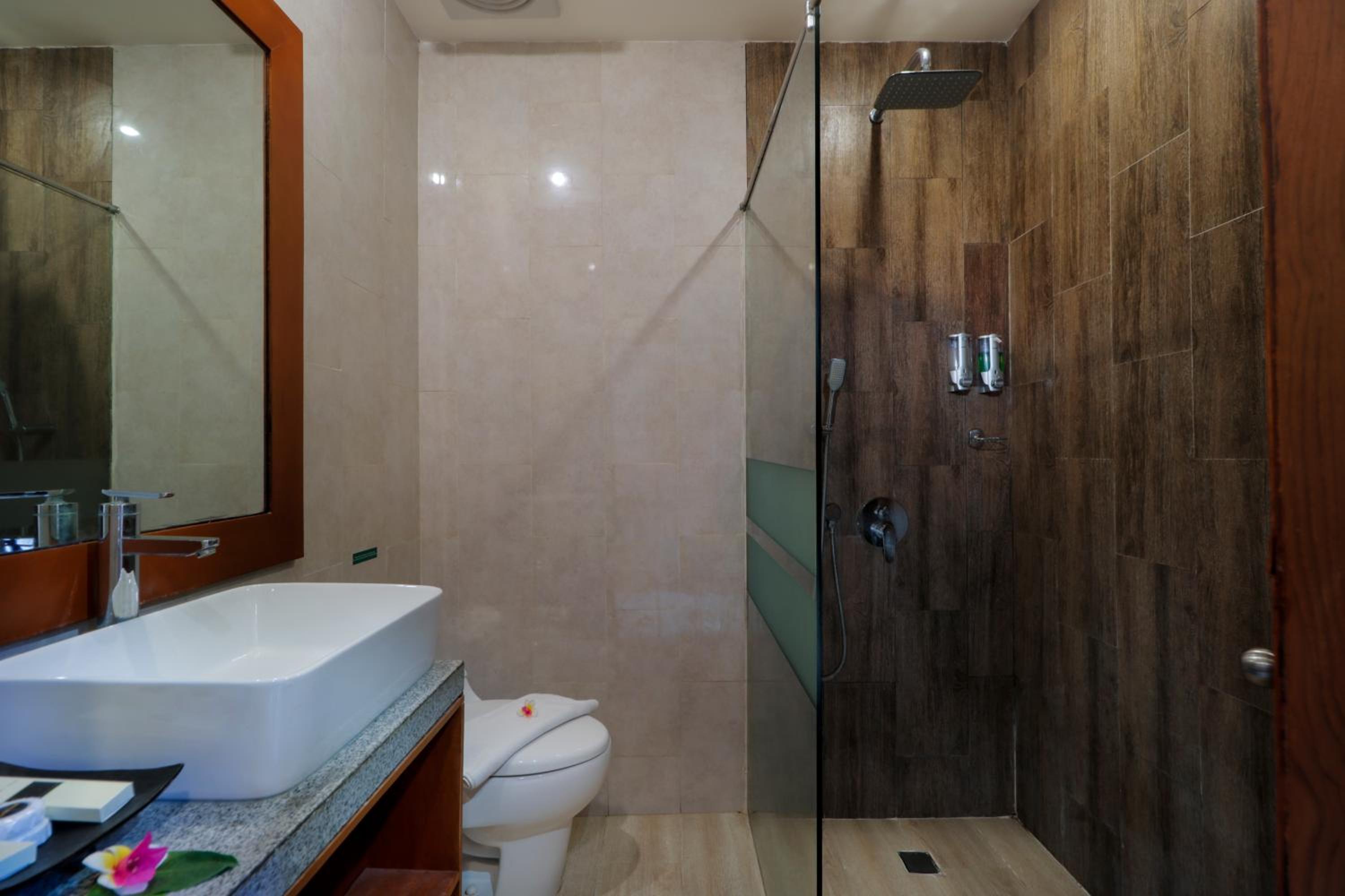 Deluxe Double or Twin Room with Pool Terrace - Photo 6