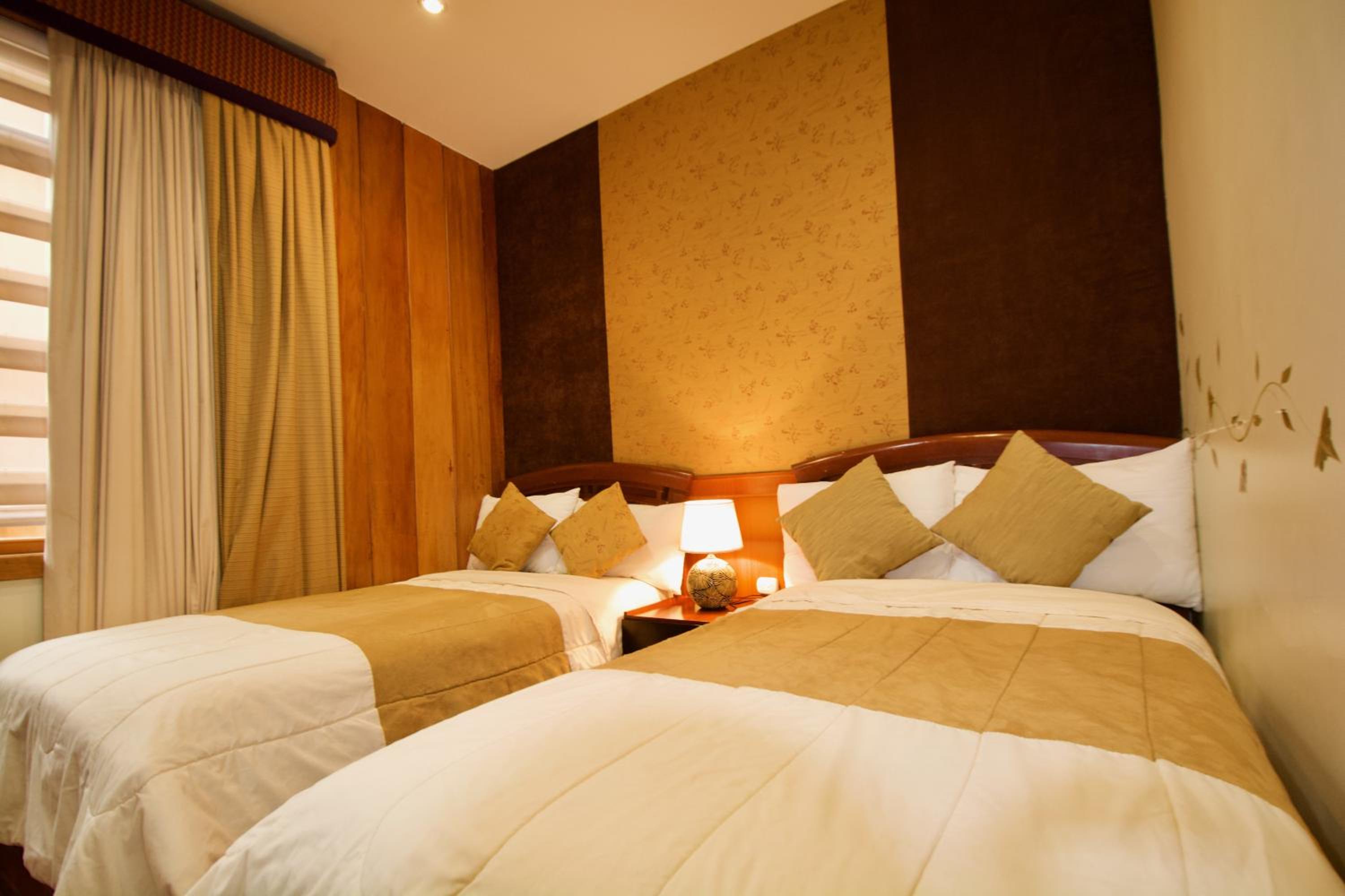 Twin Room - Photo 3