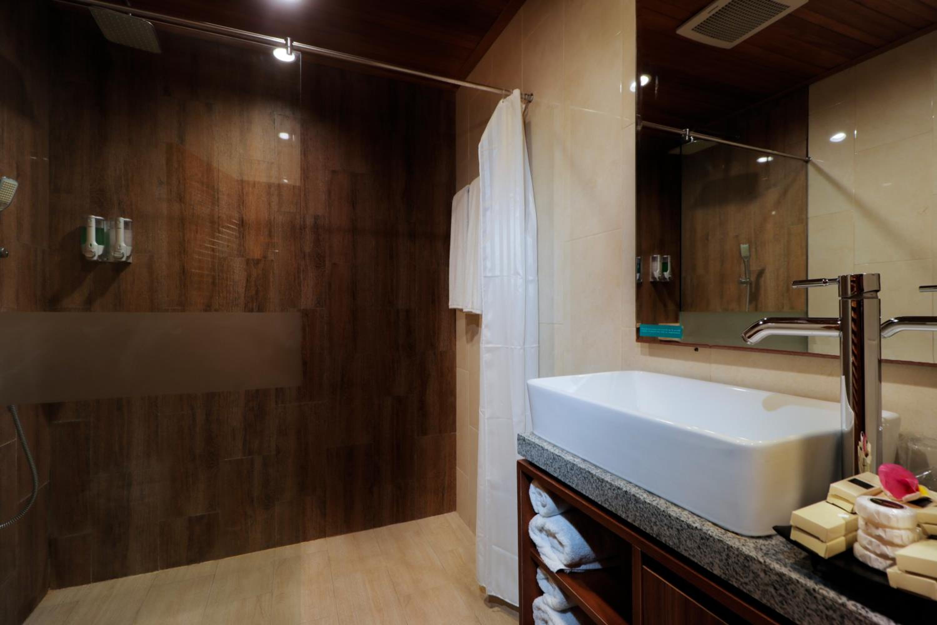 Deluxe Double or Twin Room with Pool Terrace - Photo 7