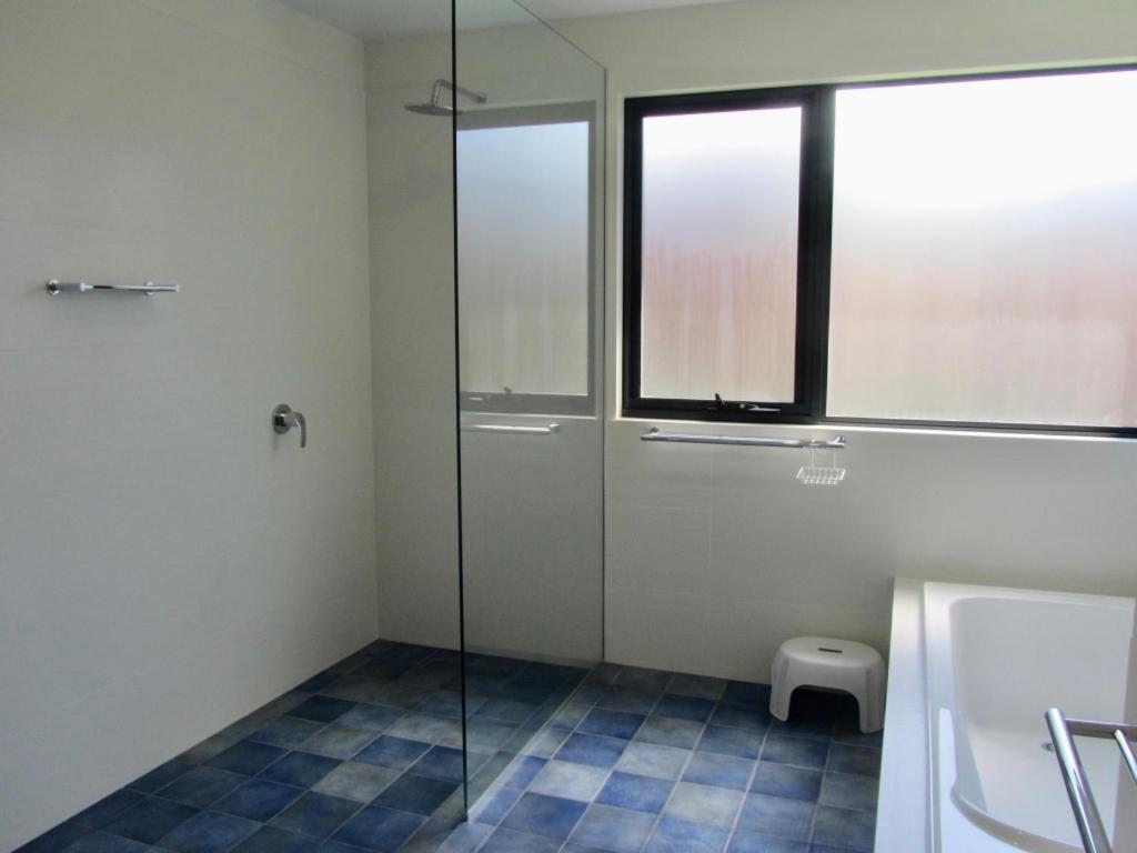 Four-Bedroom House photo 2