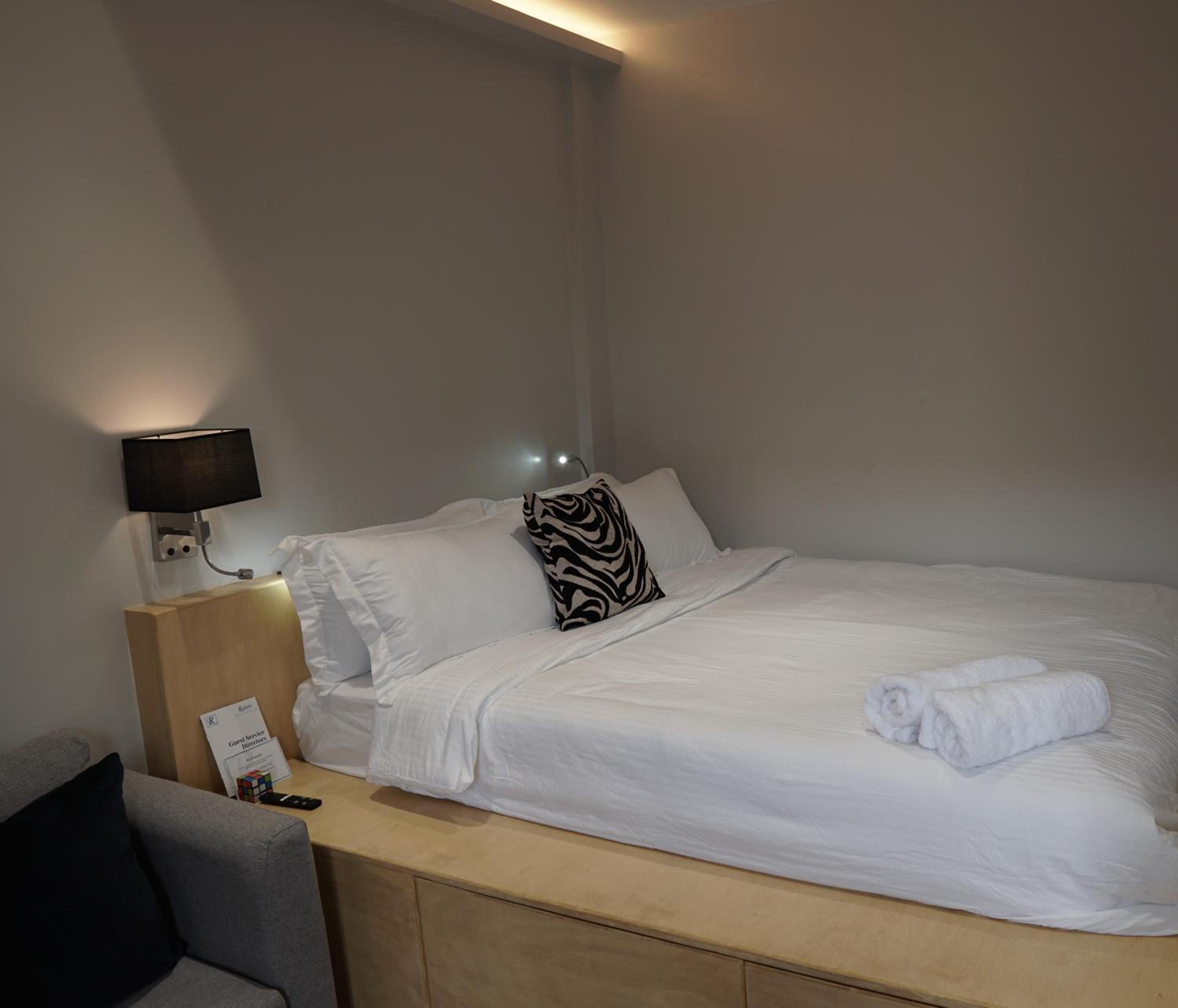 Deluxe Queen Room