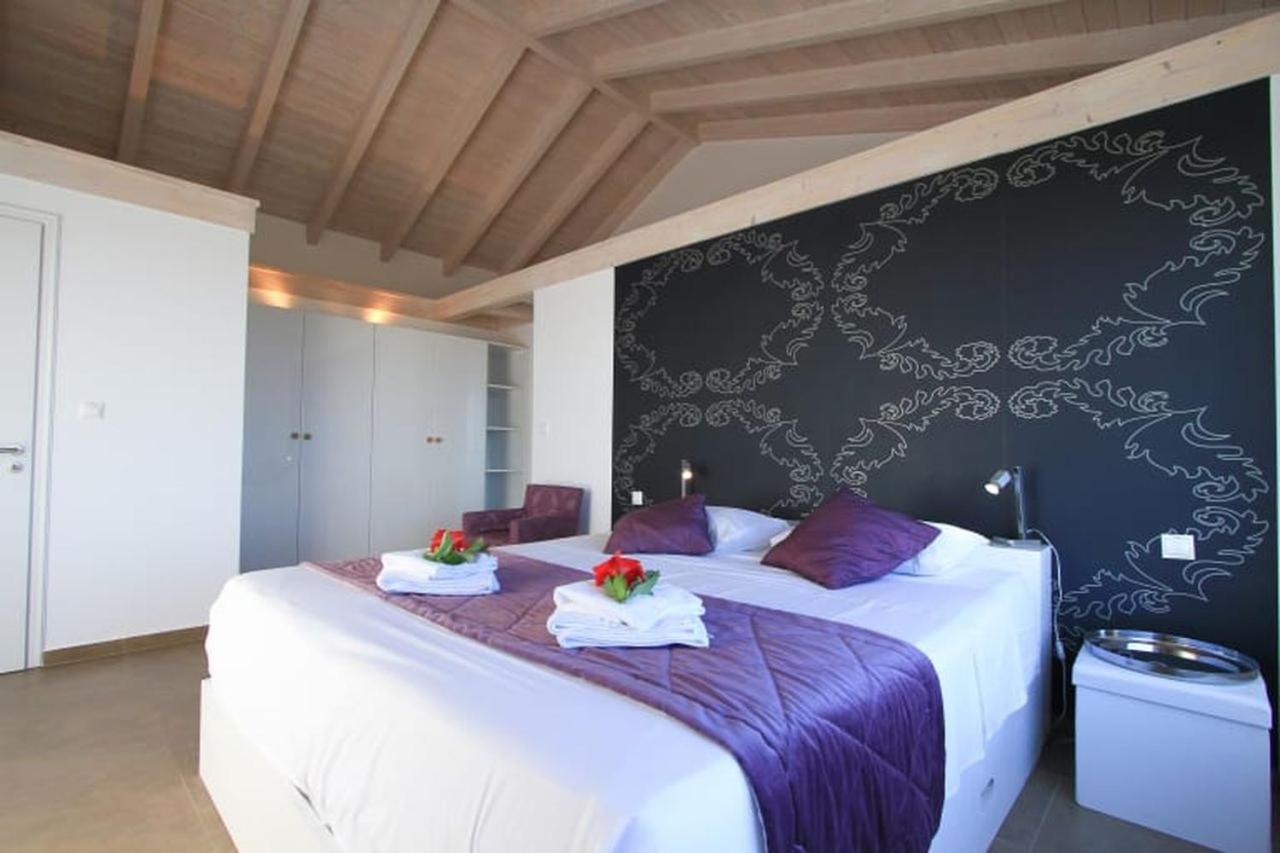Three-Bedroom Villa photo 1