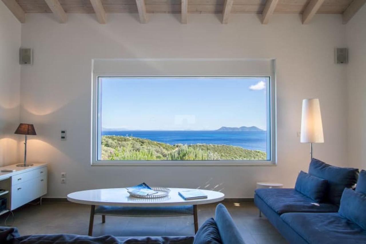 Three-Bedroom Villa photo 2