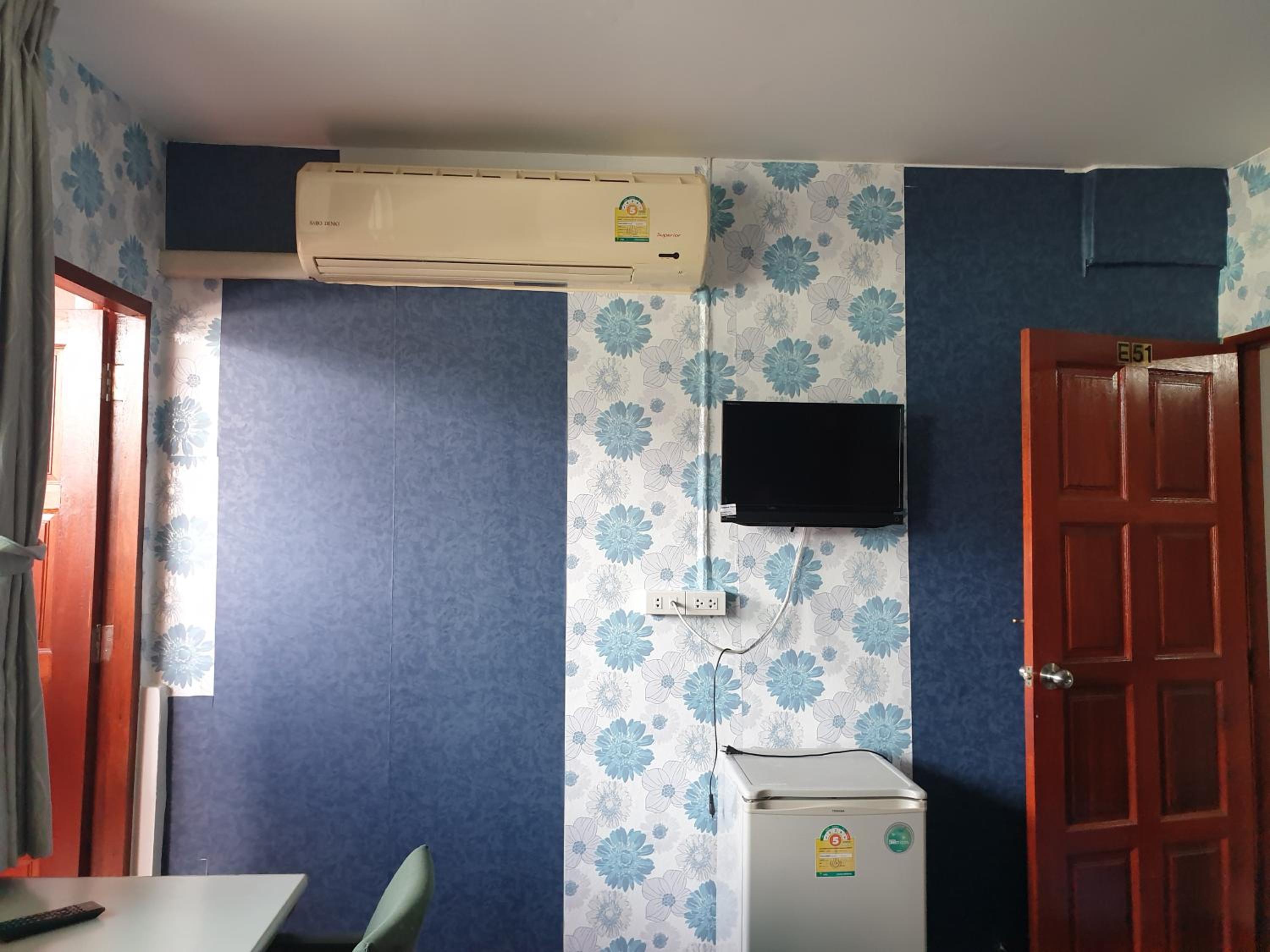 Standard Twin Room photo 2