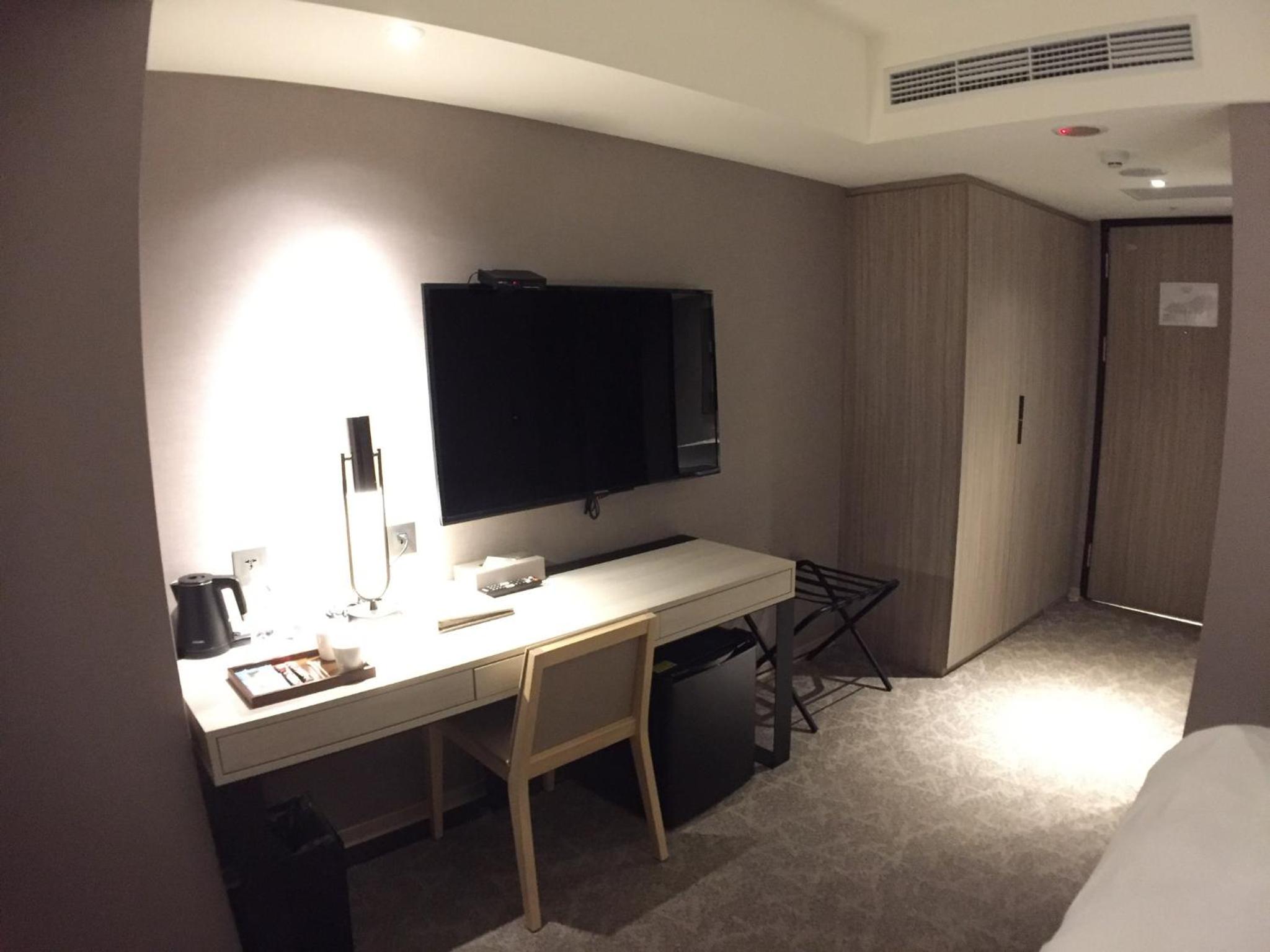 Standard Double Room - No Window - Photo 6