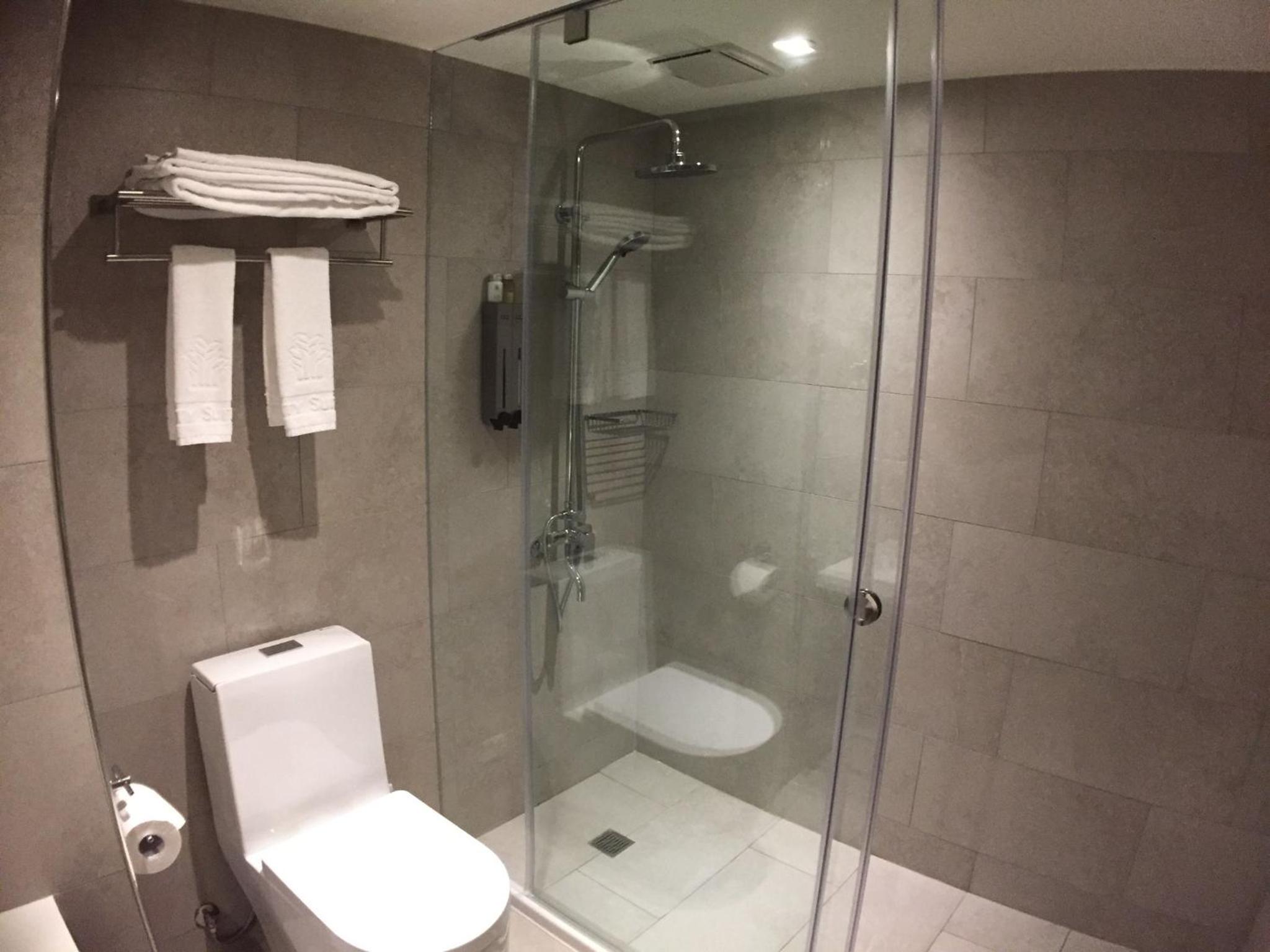 Standard Double Room - No Window - Photo 3