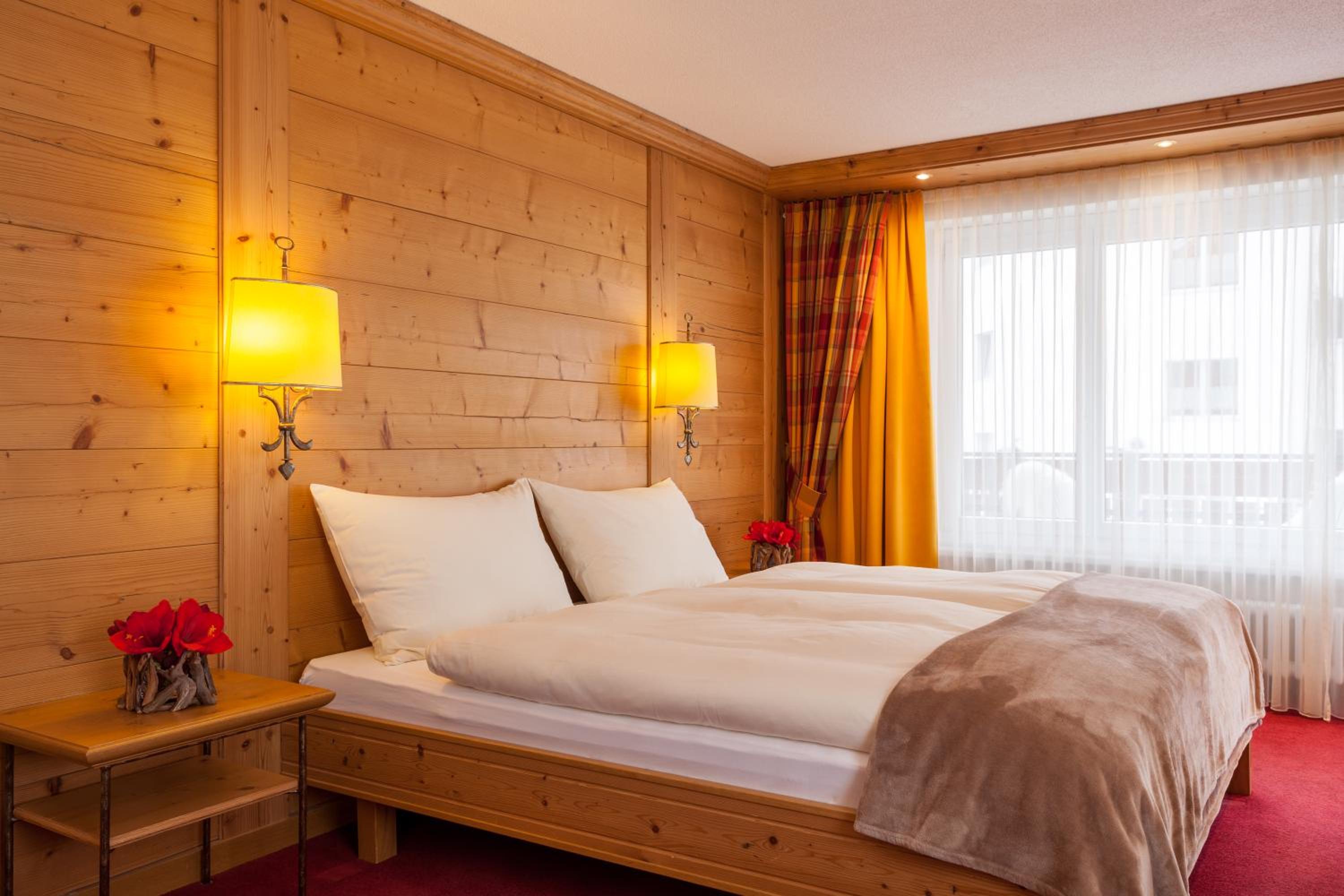 Standard Double Room with Balcony - Photo 4
