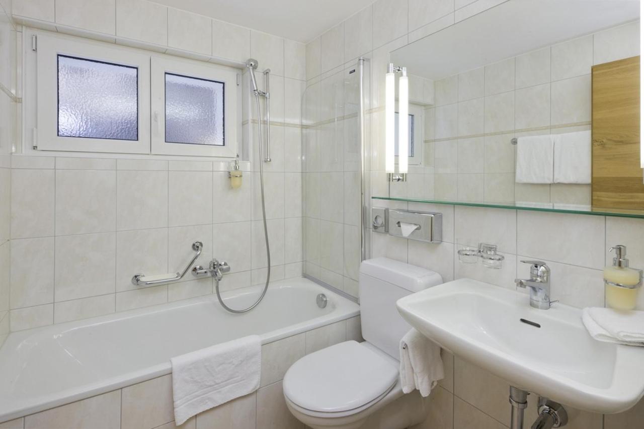 Standard Double Room with Balcony - Photo 3