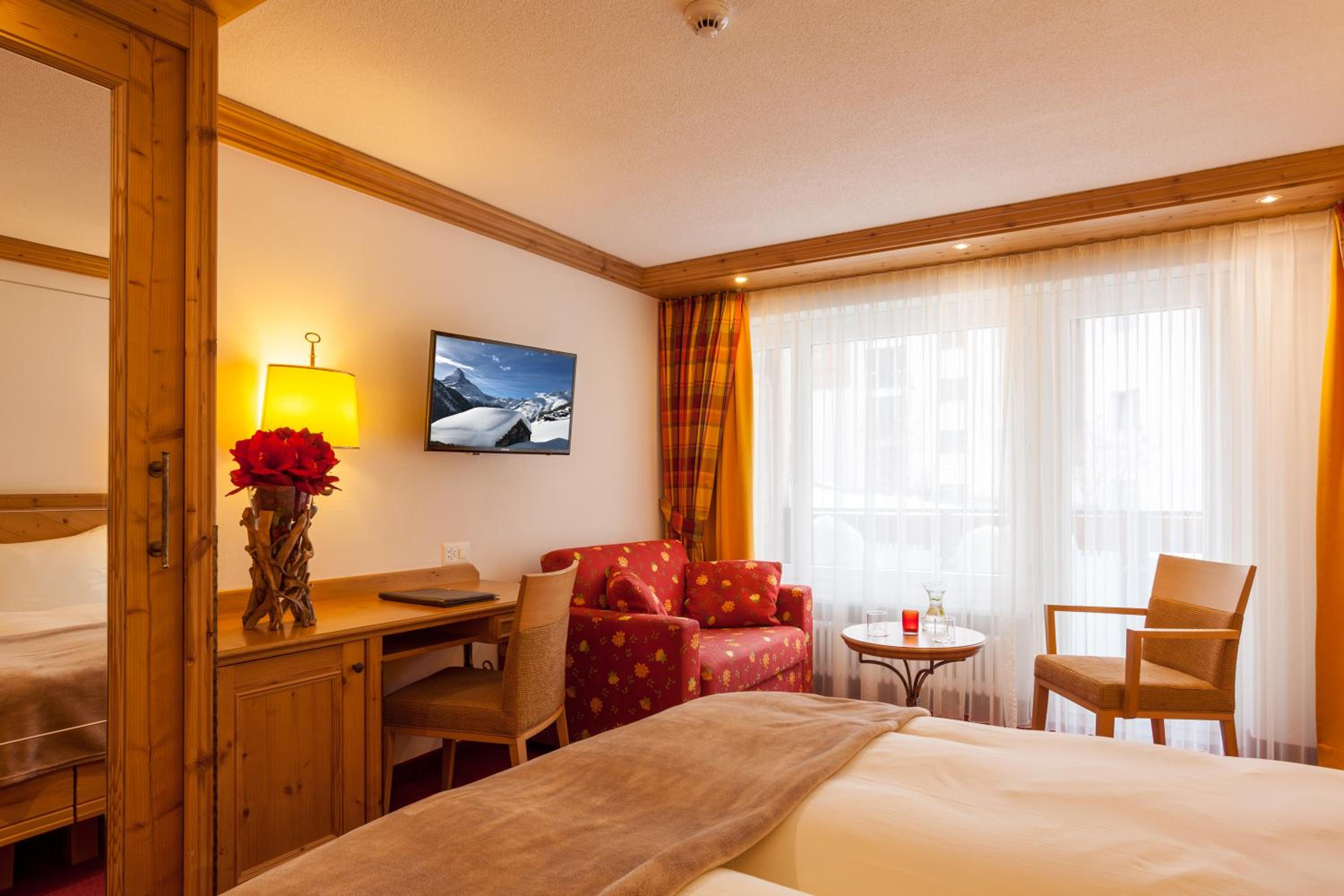 Superior Double Room with Balcony - Photo 6